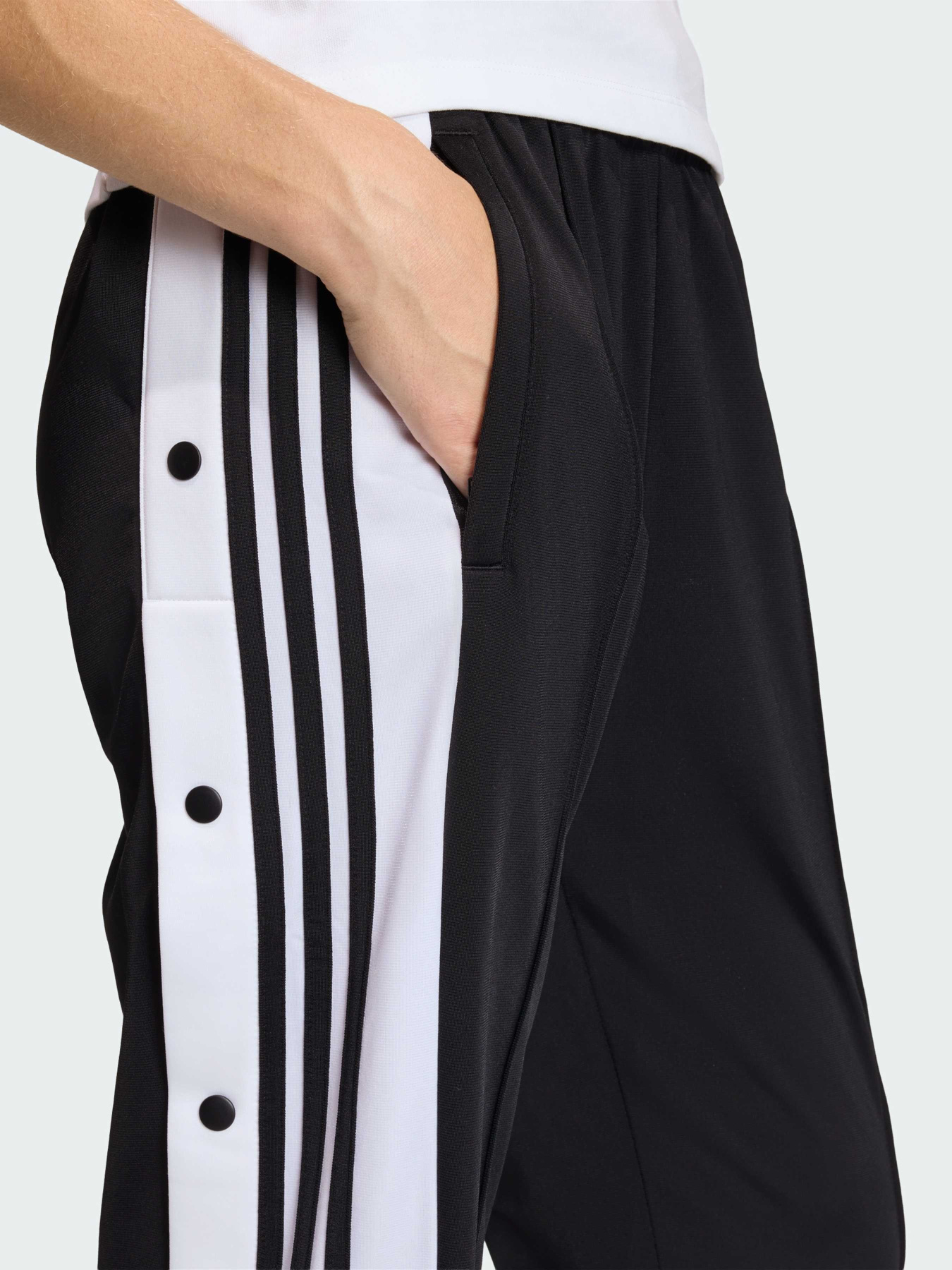 Повседневные штаны Adidas Adicolor модель KD2932 Фото