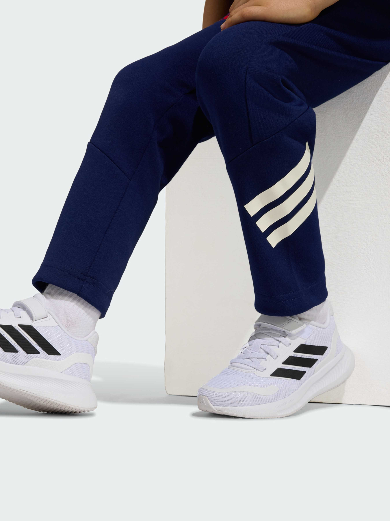 Спортивні штани ADIDAS MARVEL SPIDER-MAN модель JZ3570 Фото