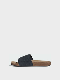 Шлепанцы Adidas Adilette модель JR3596 Шлепанцы Adidas Adilette модель JR3596 Фото