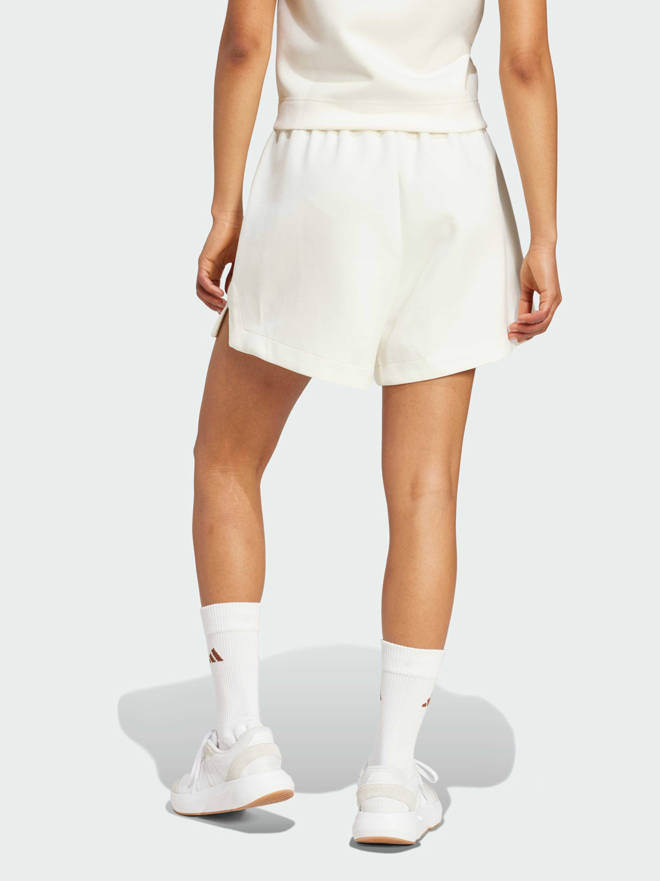 Повсякденні шорти Adidas модель JV9876 Фото