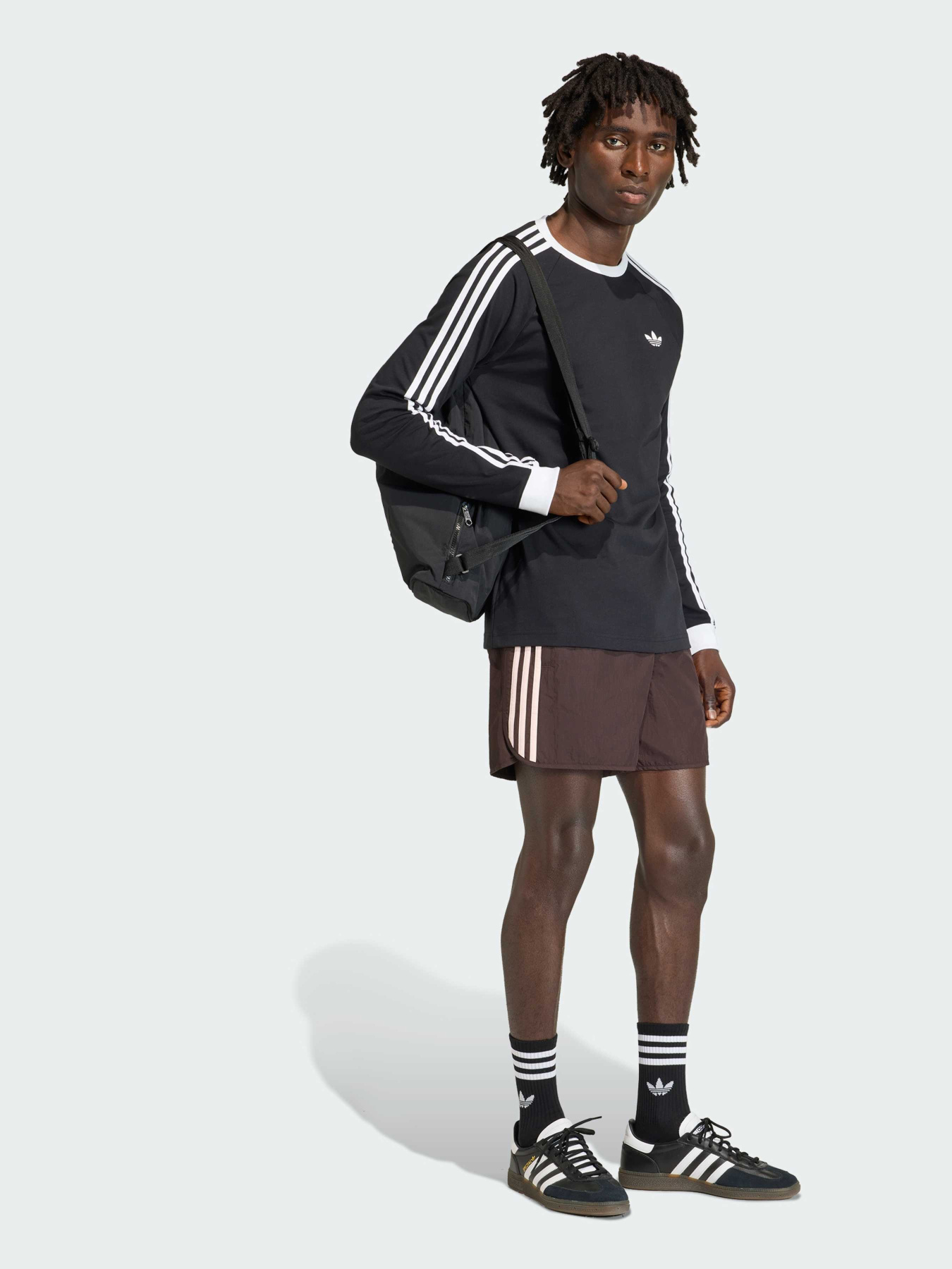 Повсякденні шорти Adidas Adicolor модель KE1662 Повсякденні шорти Adidas Adicolor модель KE1662 Фото