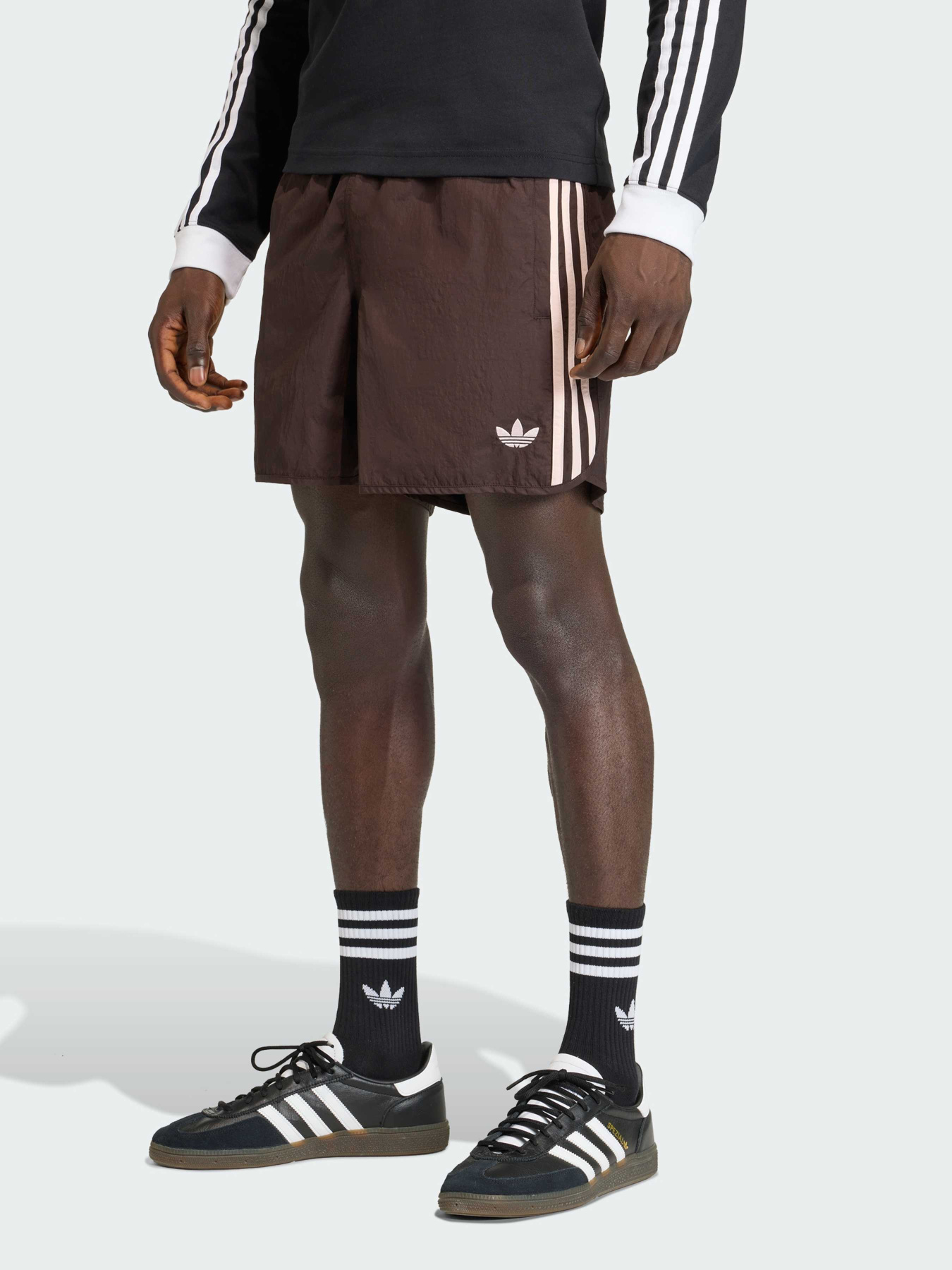 Повсякденні шорти Adidas Adicolor модель KE1662 Повсякденні шорти Adidas Adicolor модель KE1662 Фото