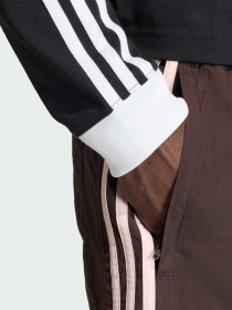 Повсякденні шорти Adidas Adicolor модель KE1662 Повсякденні шорти Adidas Adicolor модель KE1662 Фото