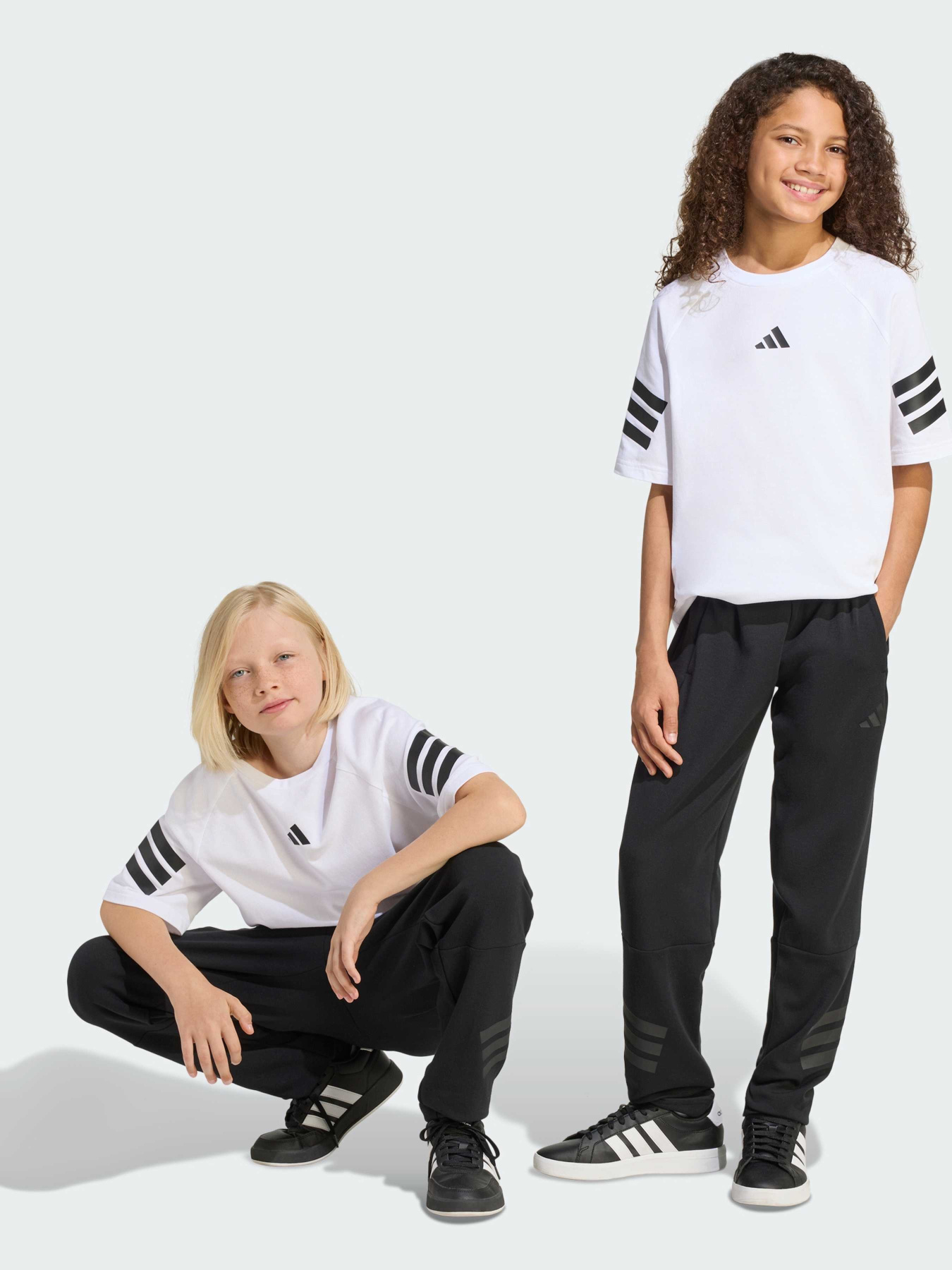 Спортивные брюки FUTURE ICONS 3-STRIPES CUFFED модель KS2570 Спортивные брюки FUTURE ICONS 3-STRIPES CUFFED модель KS2570 Фото