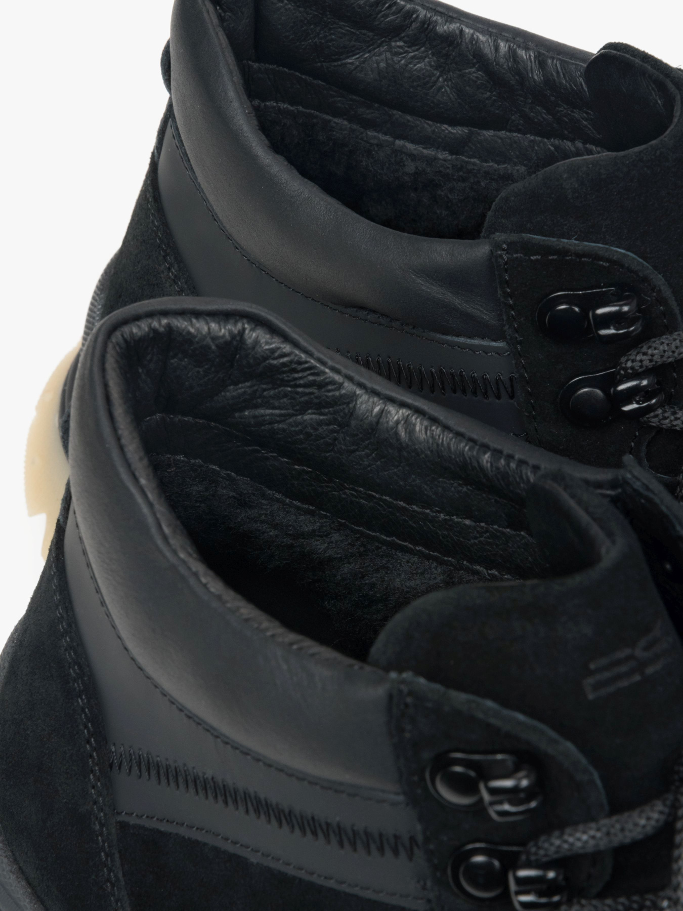 Черевики ESTRO 09-4336994-501, колір чорний модель 09-4336994-501 Фото