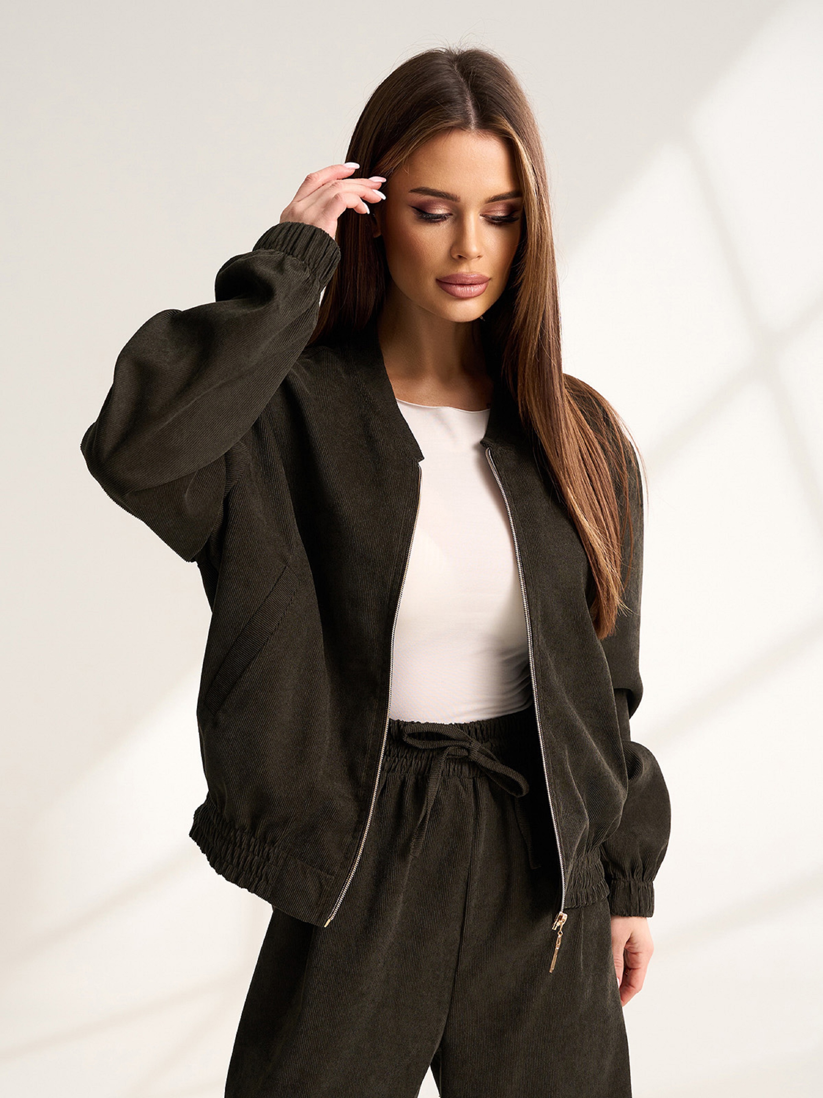 Жіночий Бомбер ISSA Plus  (15533_khaki) колір хакі, матеріал вельвет ISSA Plus - купити в Україні