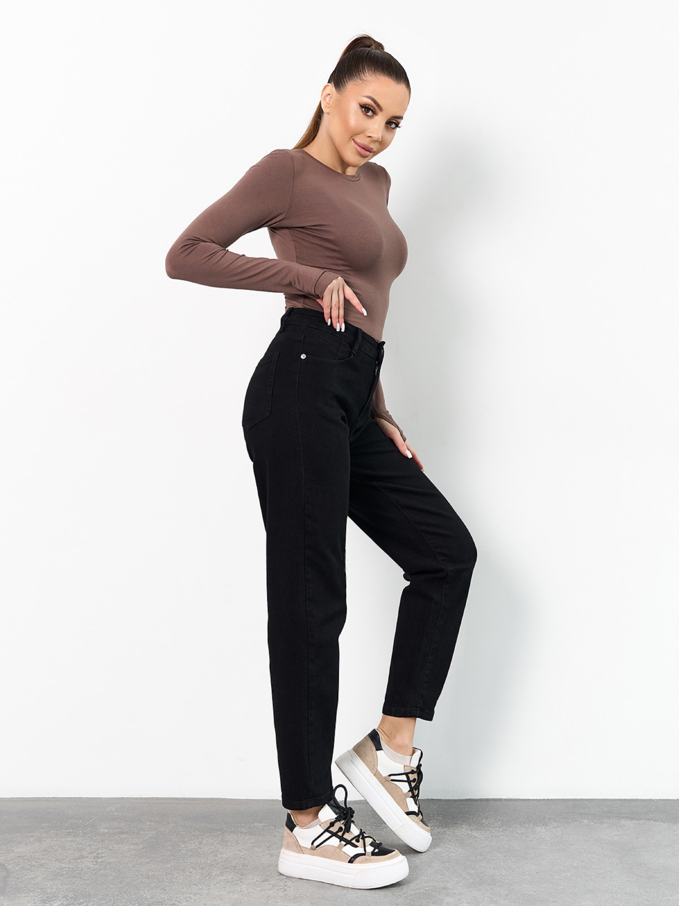 Джинсы мом ISSA Plus модель WN20-728_черный Фото