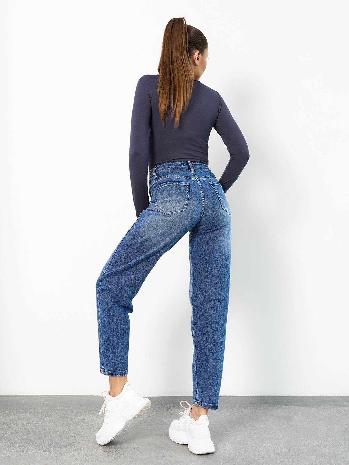 Джинсы мом ISSA Plus модель WN20-729_синий Фото