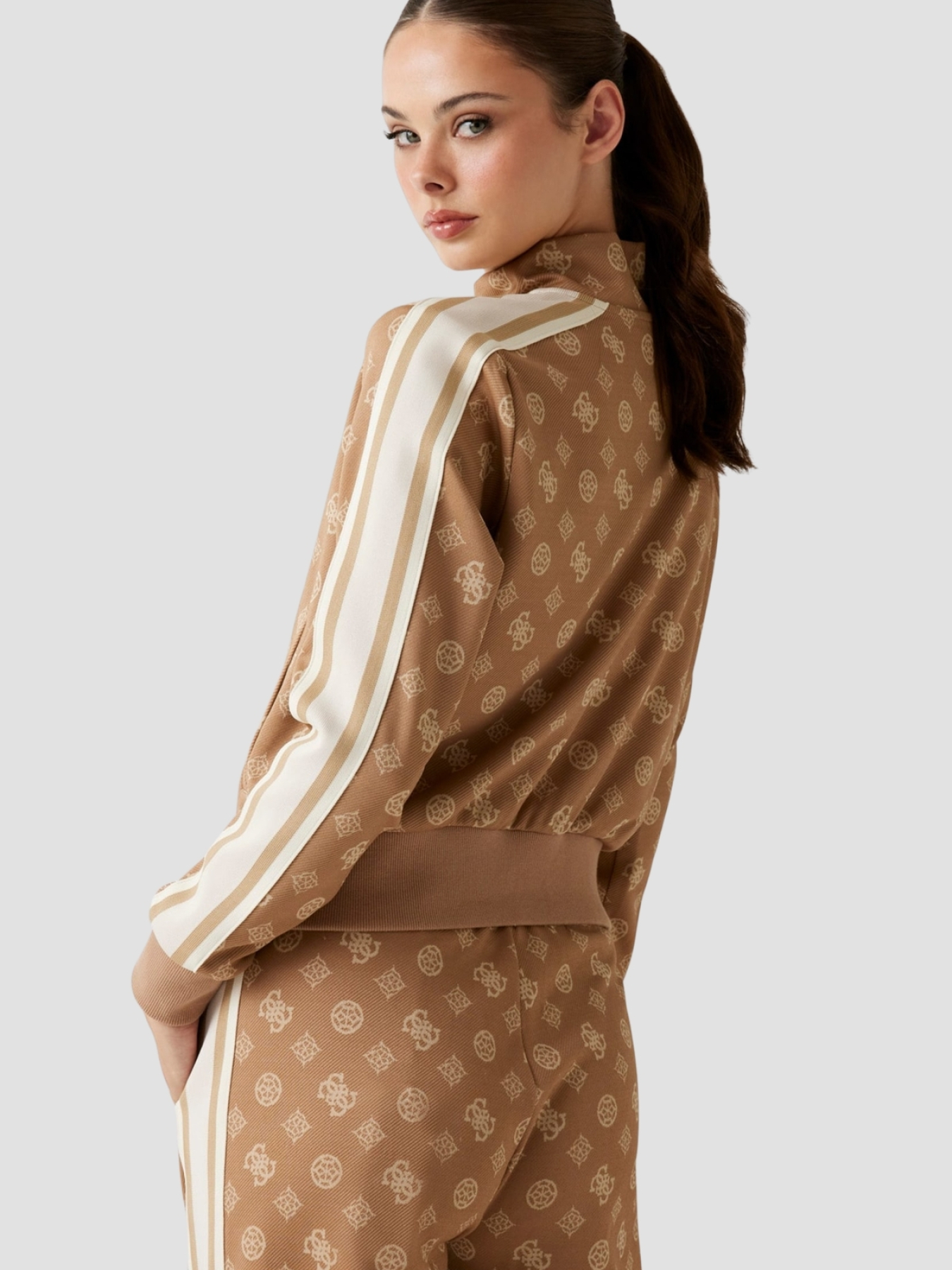 Спортивная кофта GUESS модель V5YQ07.K0282;FNDS Фото