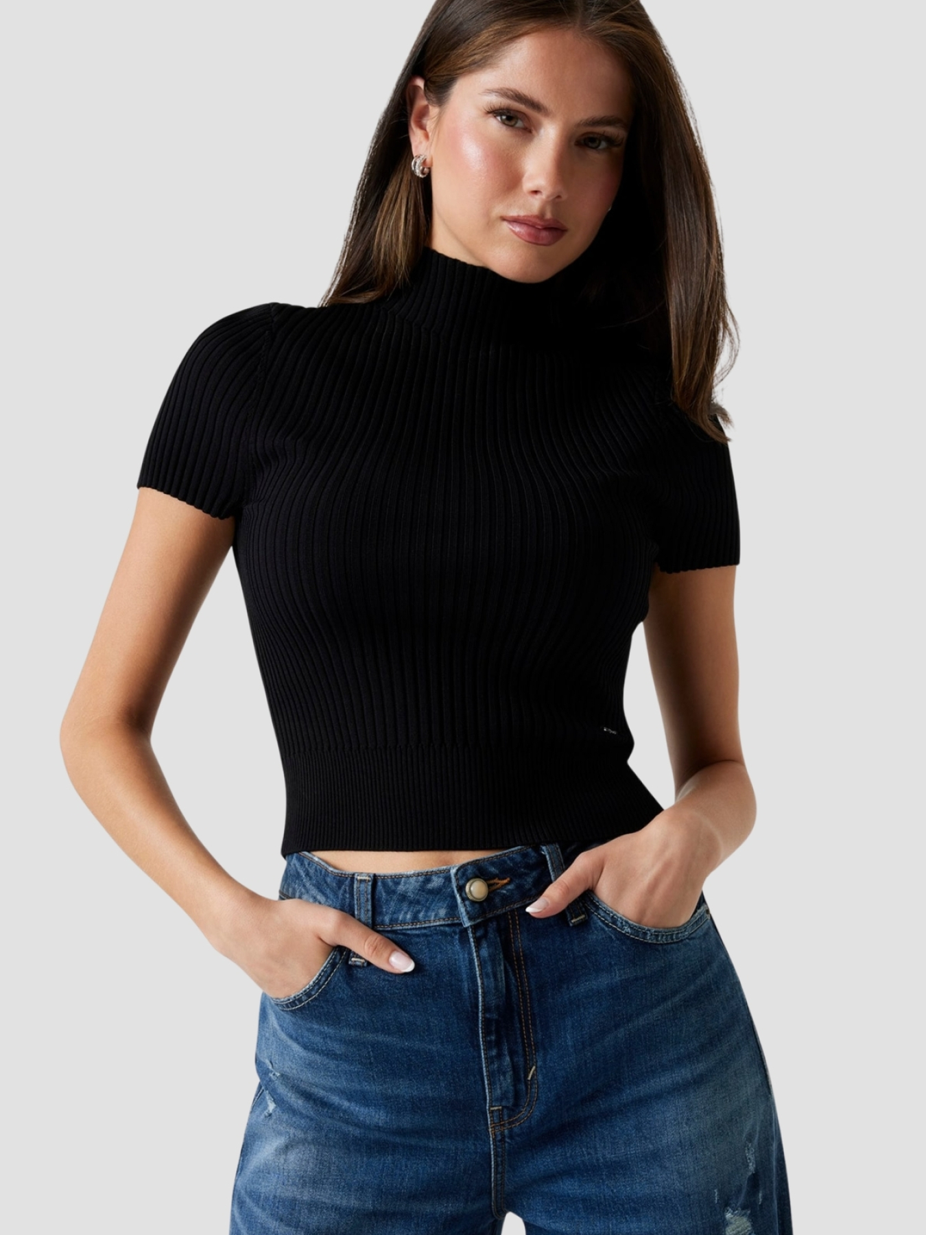 Футболка GUESS модель W5YR04.Z0040;JBLK Футболка GUESS модель W5YR04.Z0040;JBLK Фото