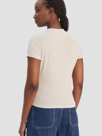 Женская бежевая футболка модель W6RP99.KCNH2;G9B8 Женская бежевая футболка модель W6RP99.KCNH2;G9B8 Фото