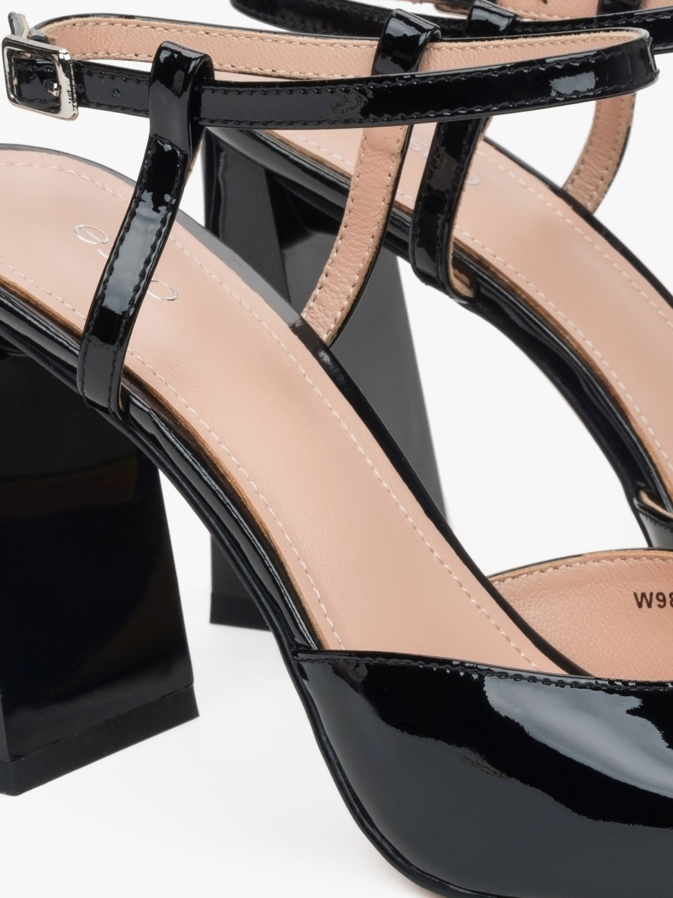 Босоножки Estro модель 982-91-01-401 Фото