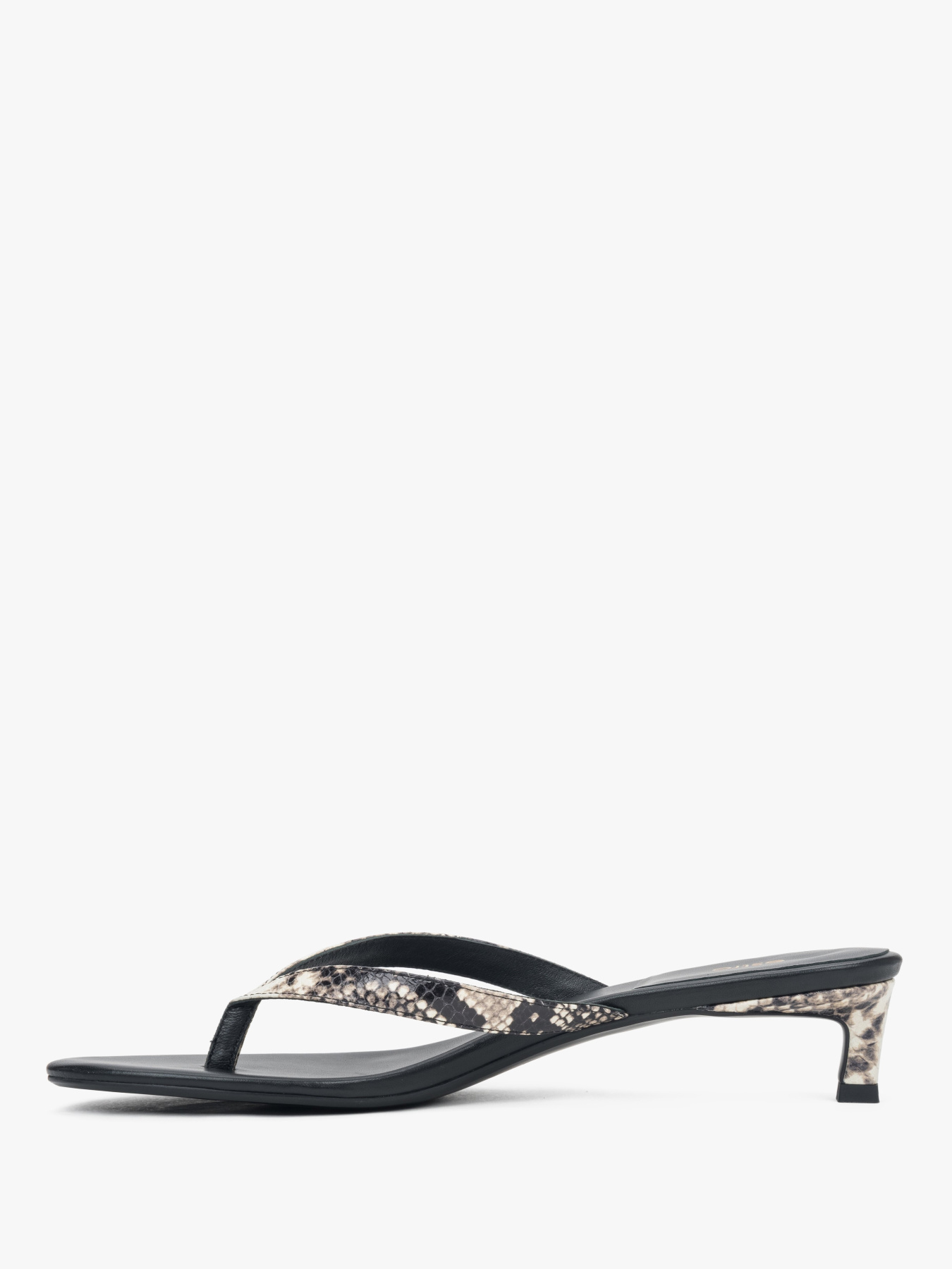 Шльопанці ESTRO 203-24105-33-03-1066, колір білий модель 203-24105-33-03-1066 Фото