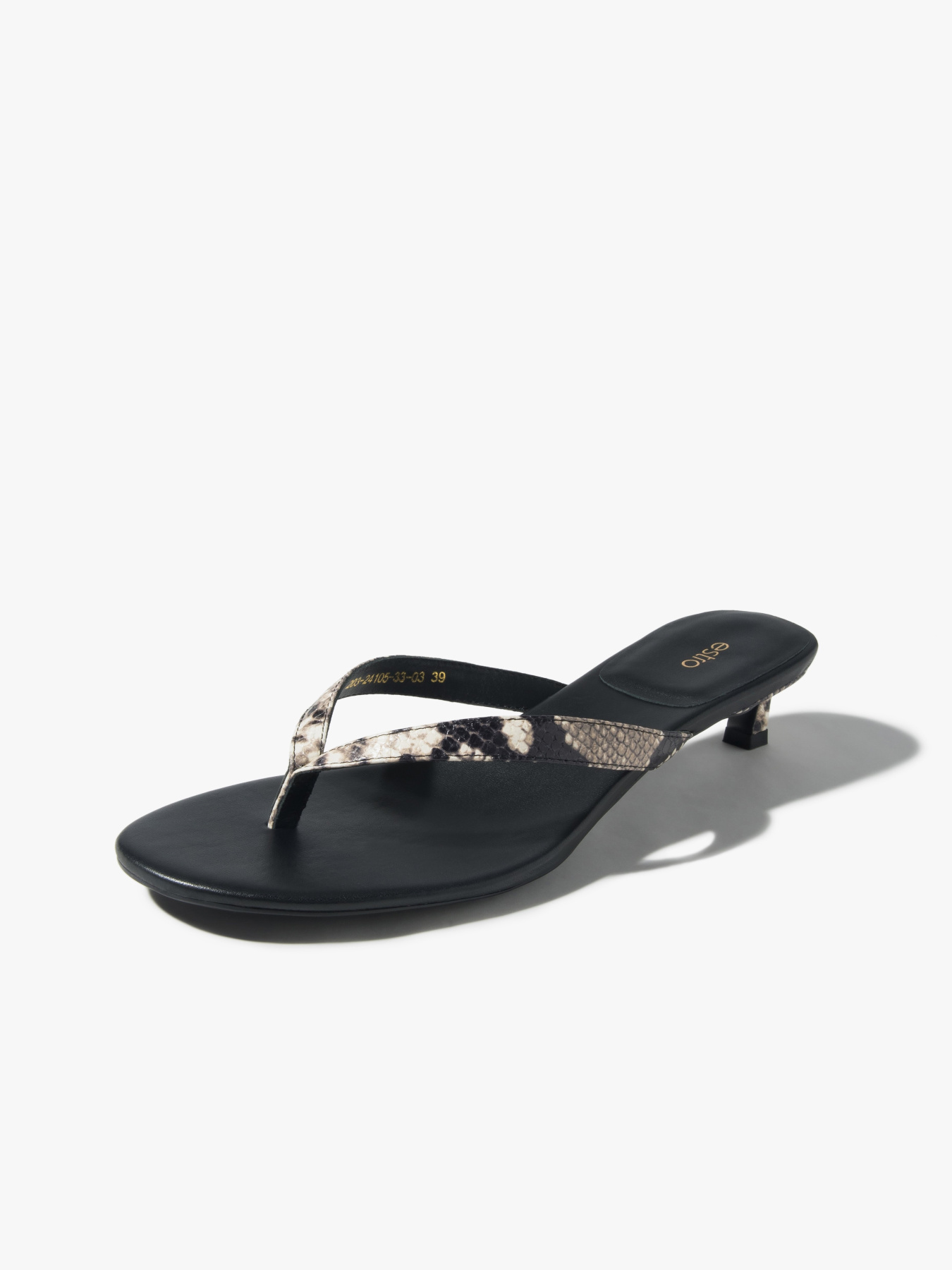 Шльопанці ESTRO 203-24105-33-03-1066, колір білий модель 203-24105-33-03-1066 Фото