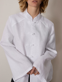 Лляна сорочка вільного крою з коміром- стійкою в східному стилі в білому кольорі модель copy_lFLSSCEIS-002 Фото