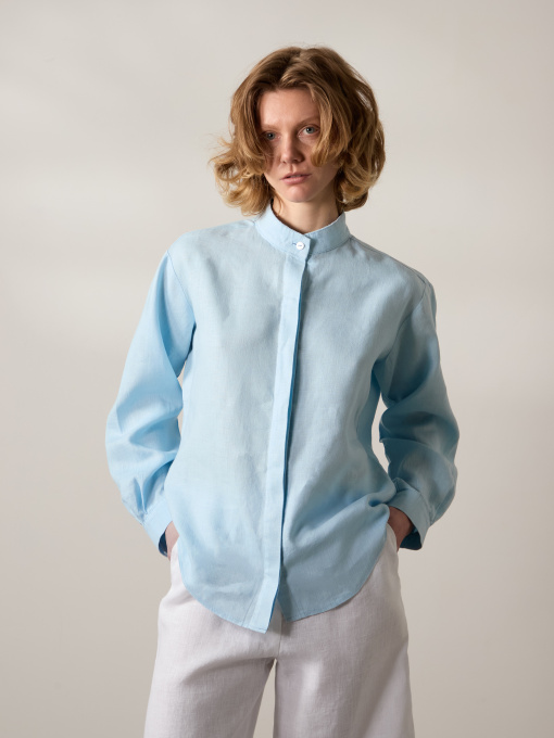 Лляна сорочка прямого крою з коміром-стійкою та довгим рукавом в блакитному кольорі модель SCLSSCLS-013 Фото