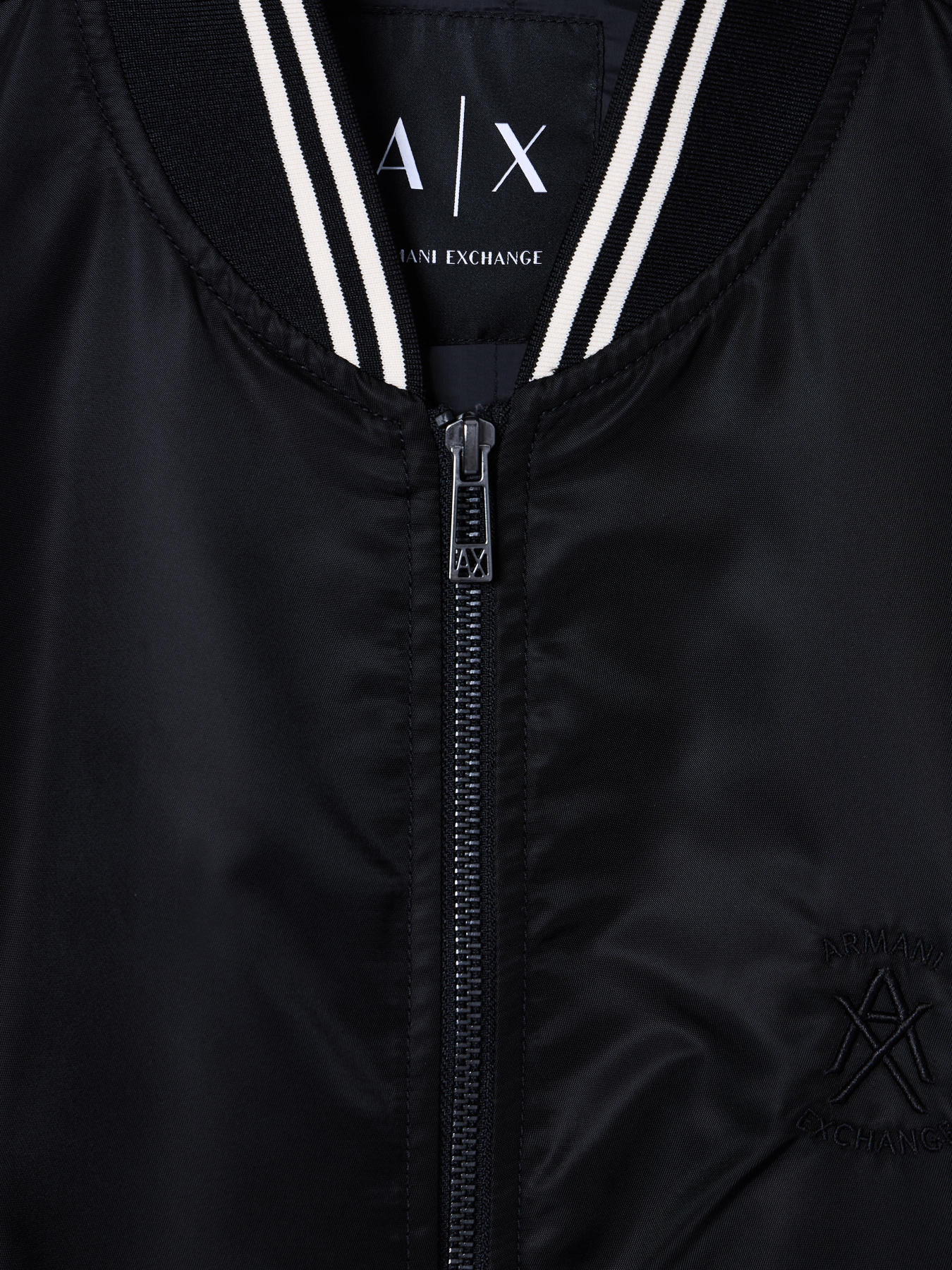 Куртки и дубленки Armani Exchange модель XM002017-AF19828-UC001 Фото