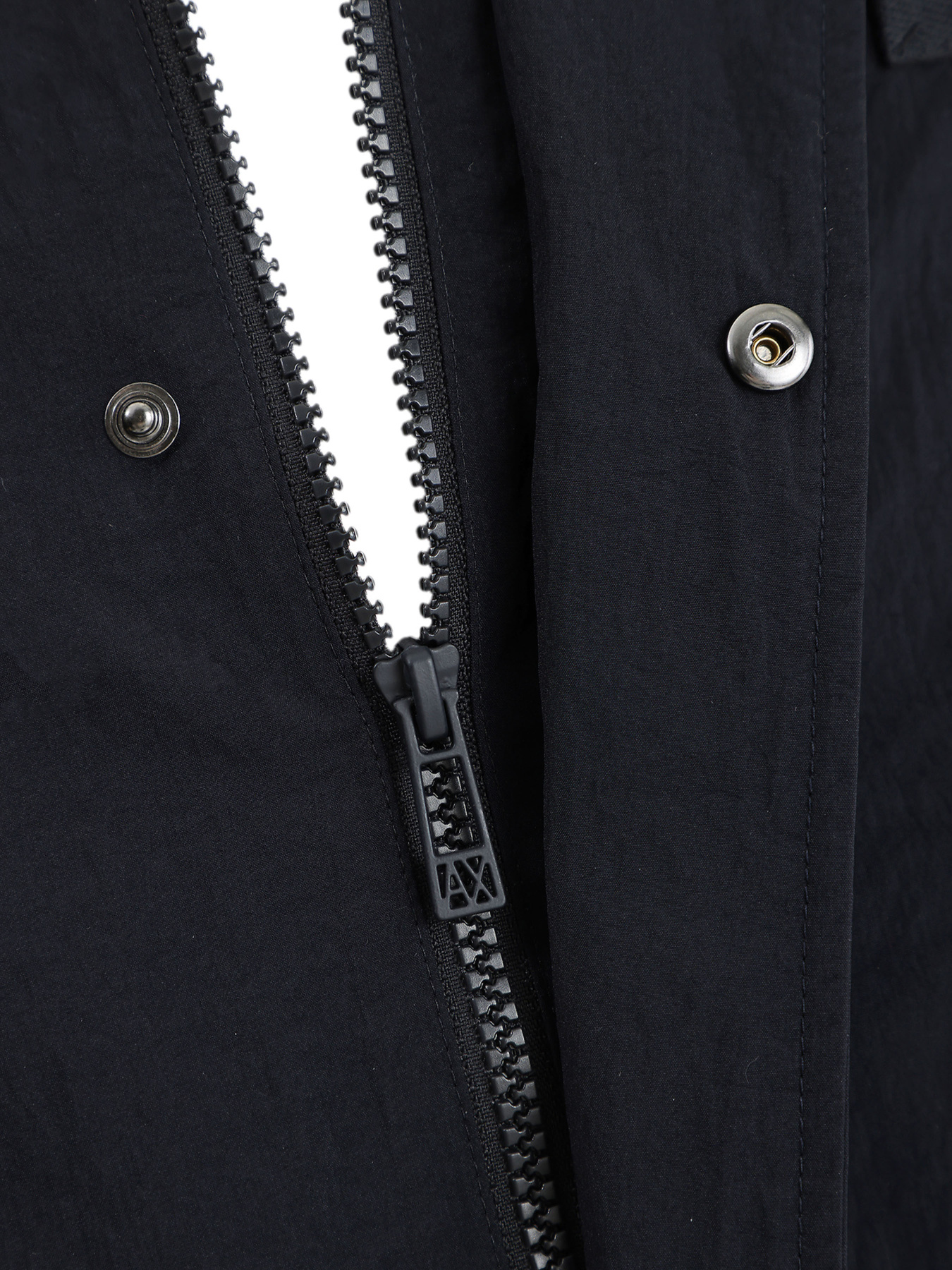 Куртки и дубленки Armani Exchange модель XM002127-AF22504-UB101 Фото