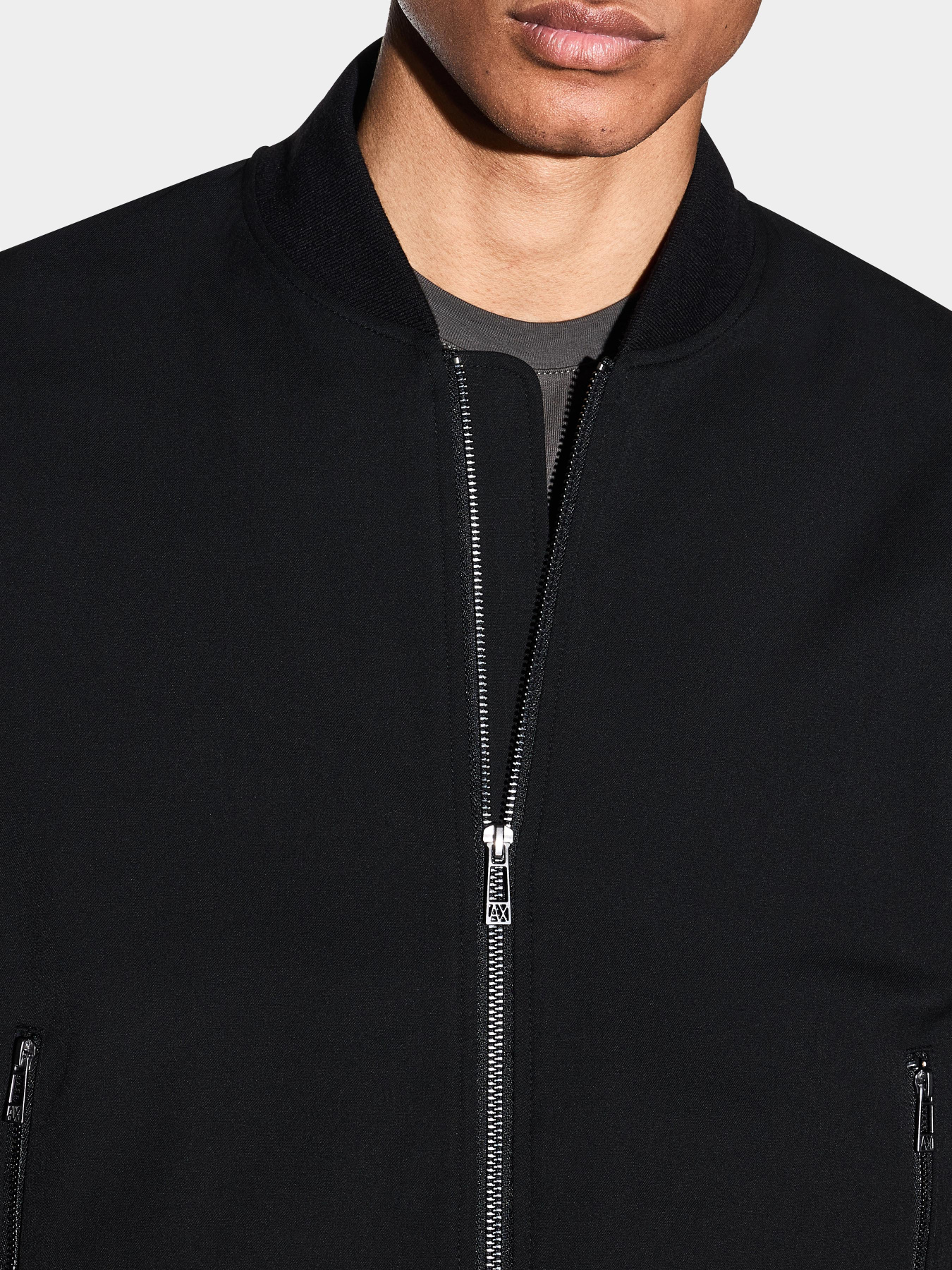 Куртки и дубленки Armani Exchange модель XM002874-AF25462-UC001 Фото