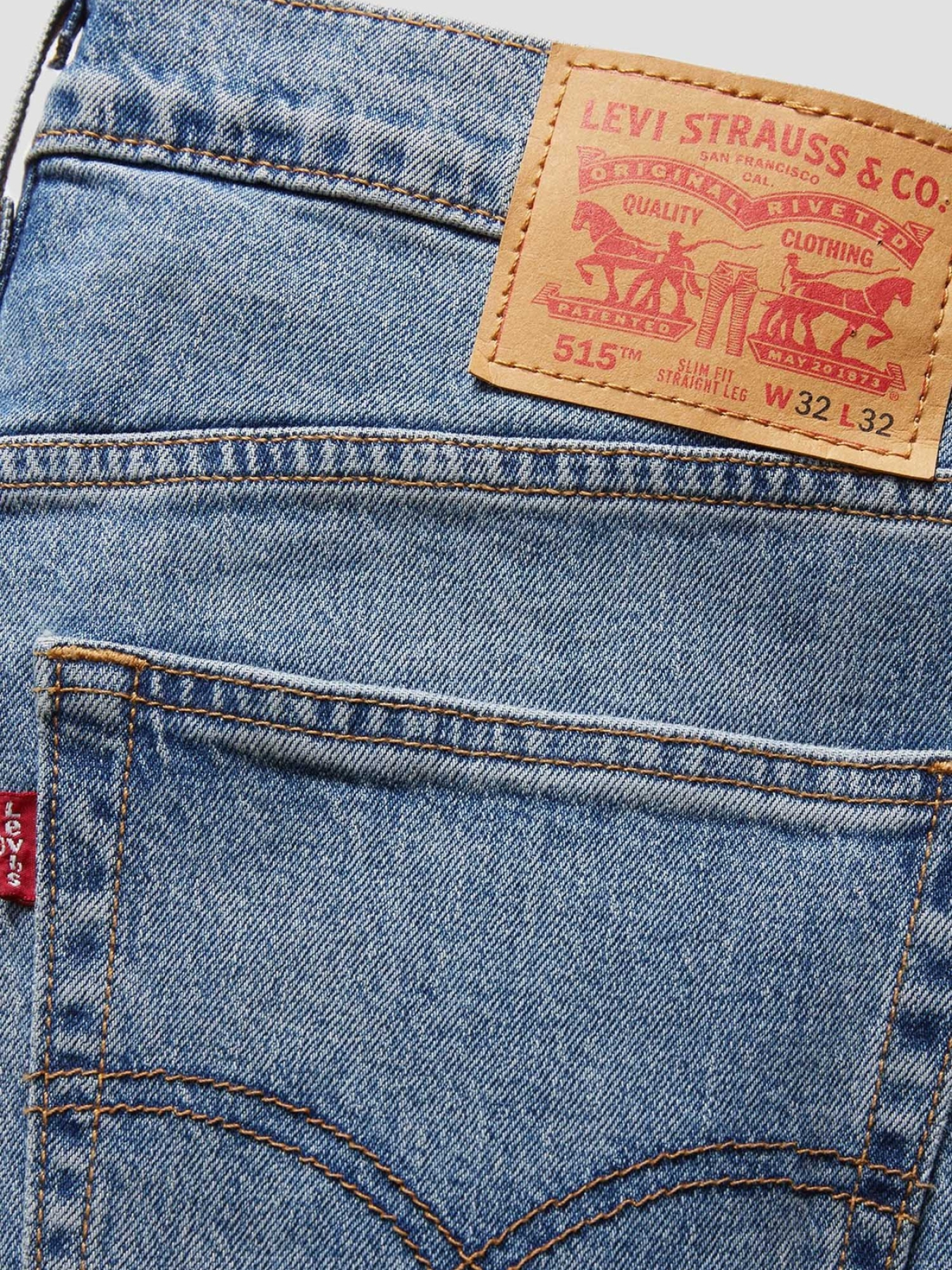 Зауженные джинсы Levi's модель A7222;0002 Зауженные джинсы Levi's модель A7222;0002 Фото
