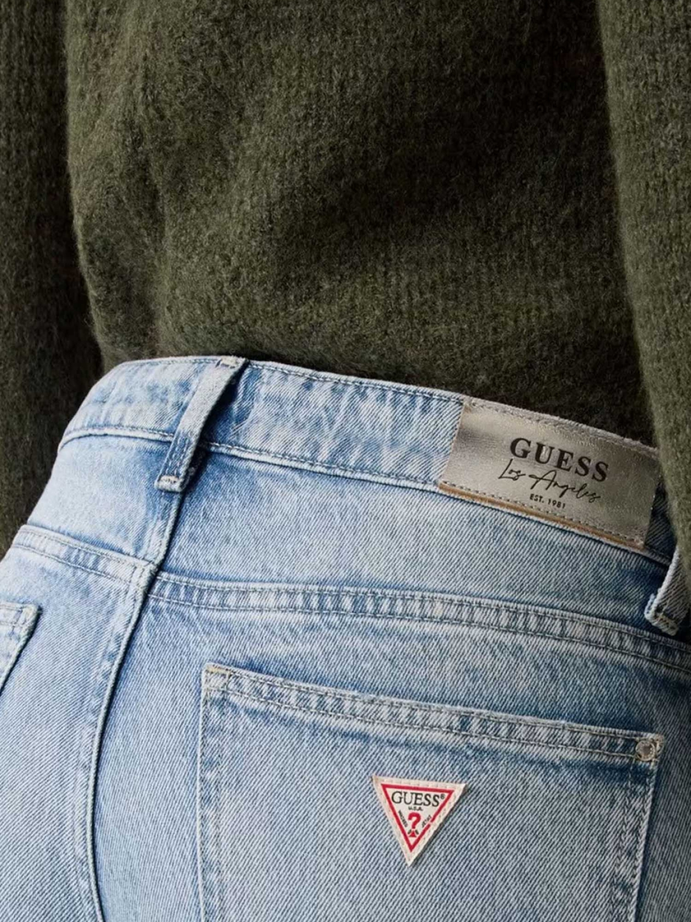 Прямые джинсы GUESS модель W6RA1D.D6833;RSP3 Прямые джинсы GUESS модель W6RA1D.D6833;RSP3 Фото