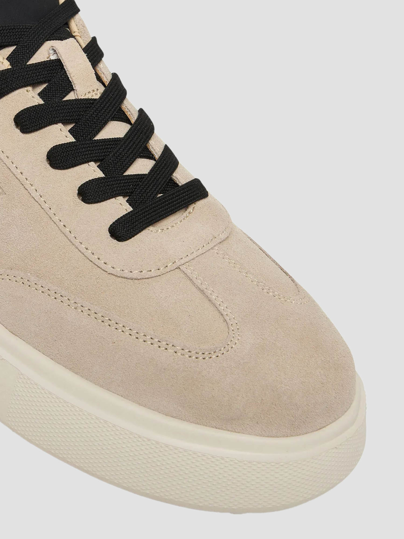 Кеды GUESS модель FMFPLA.SUE12;BEIBK Фото