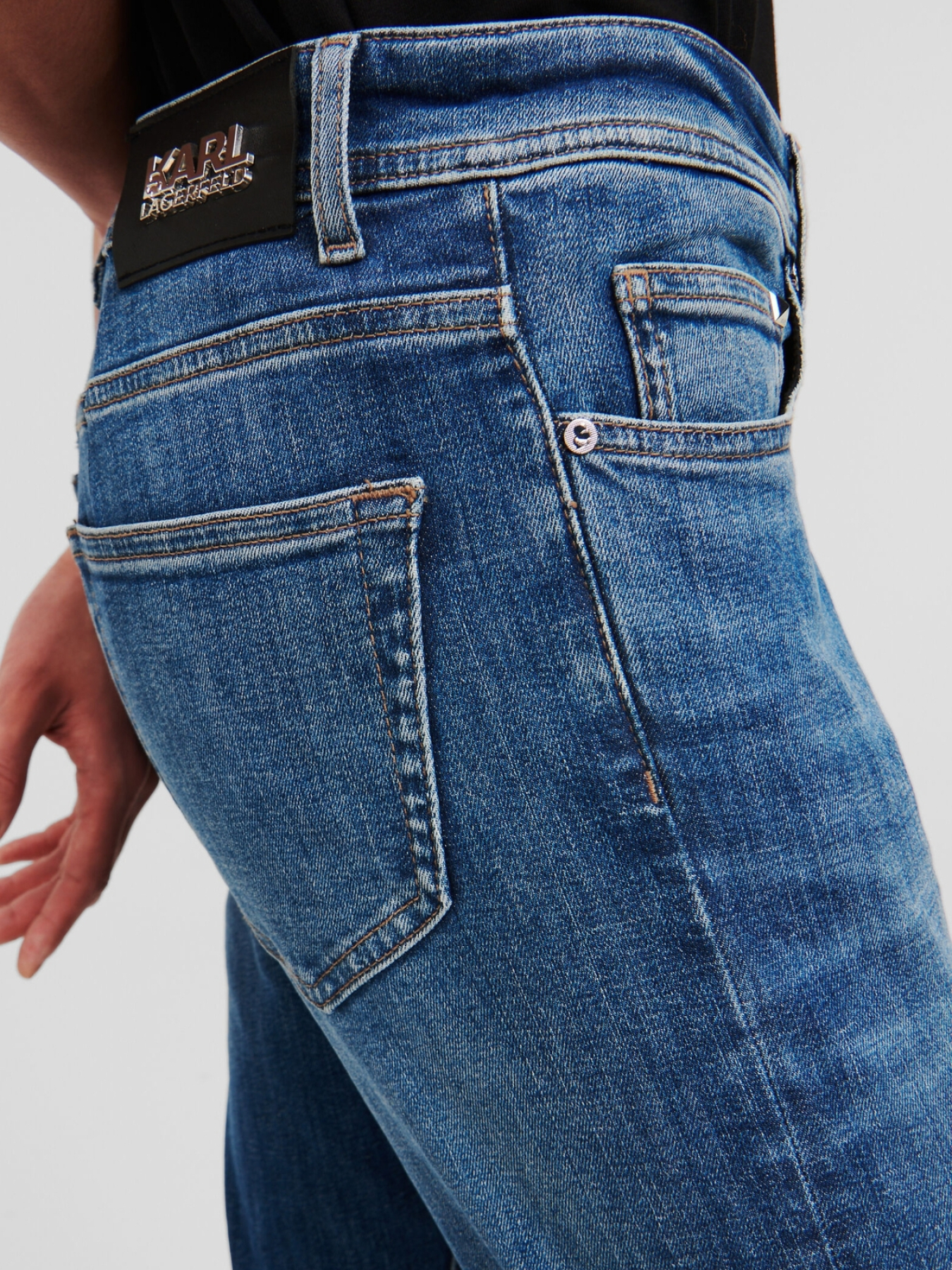 Завужені джинси Karl Lagerfeld модель 500830.265840;660 Фото