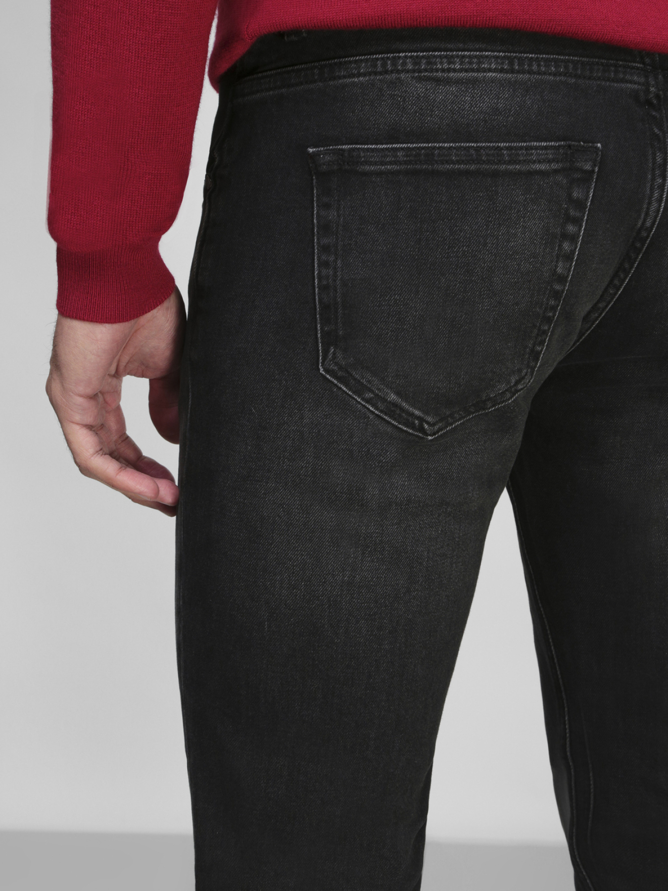 Чоловічі чорні джинси модель 500899.265840;990 Фото