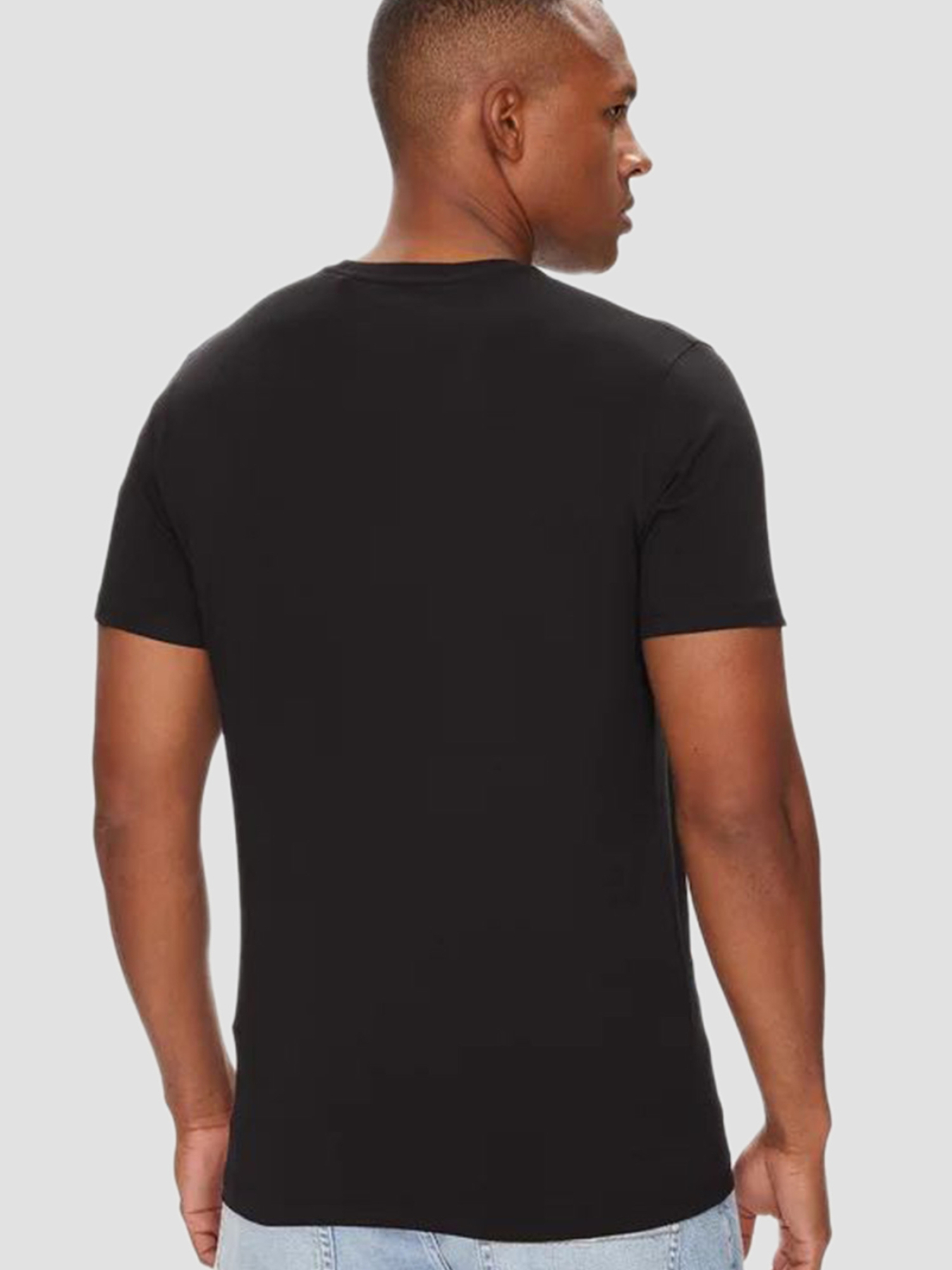 Футболка GUESS модель M4GI70.KC9X0;JBLK Футболка GUESS модель M4GI70.KC9X0;JBLK Фото