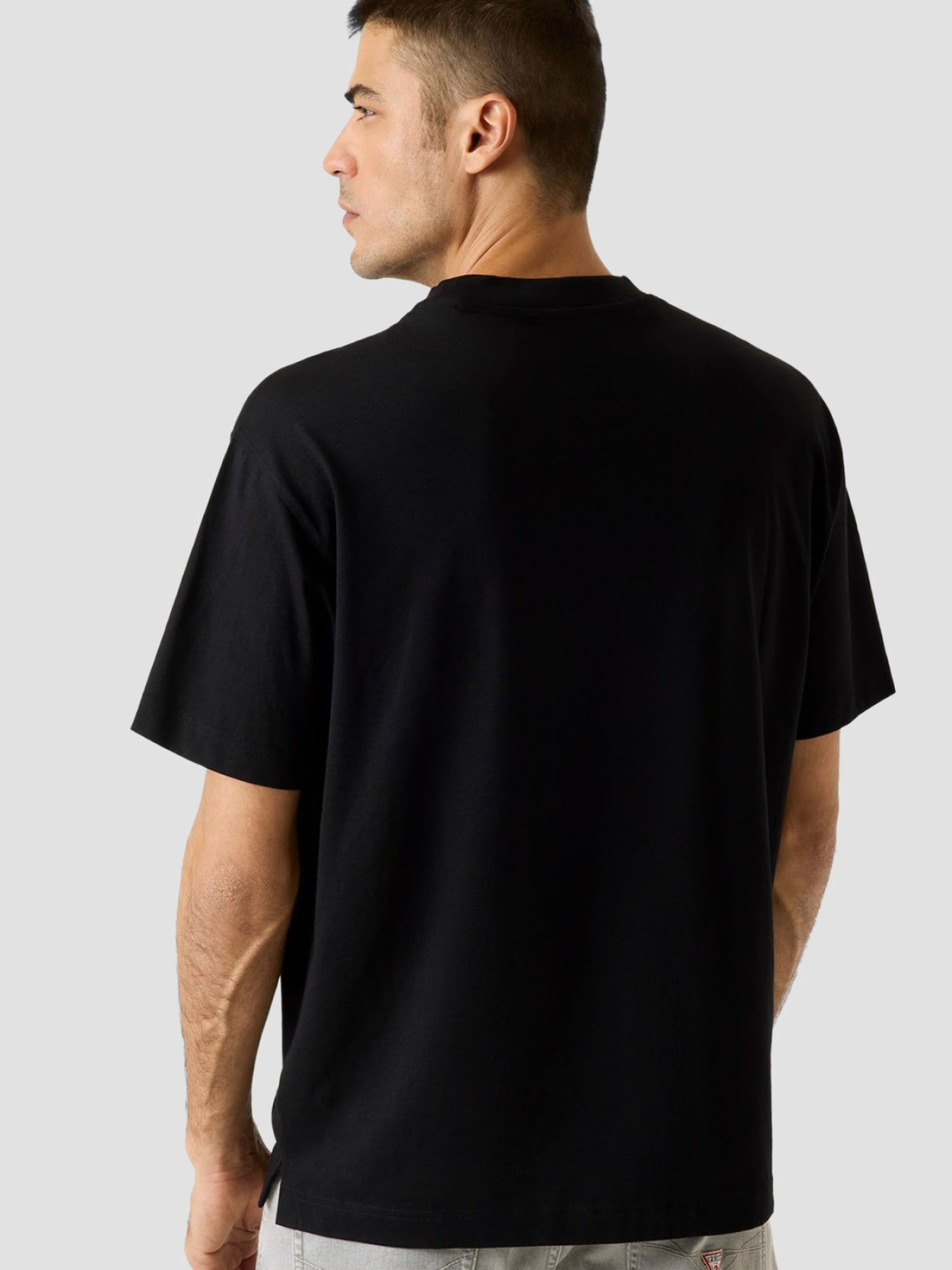 Футболка GUESS модель M6RI25.I3Z14;JBLK Футболка GUESS модель M6RI25.I3Z14;JBLK Фото