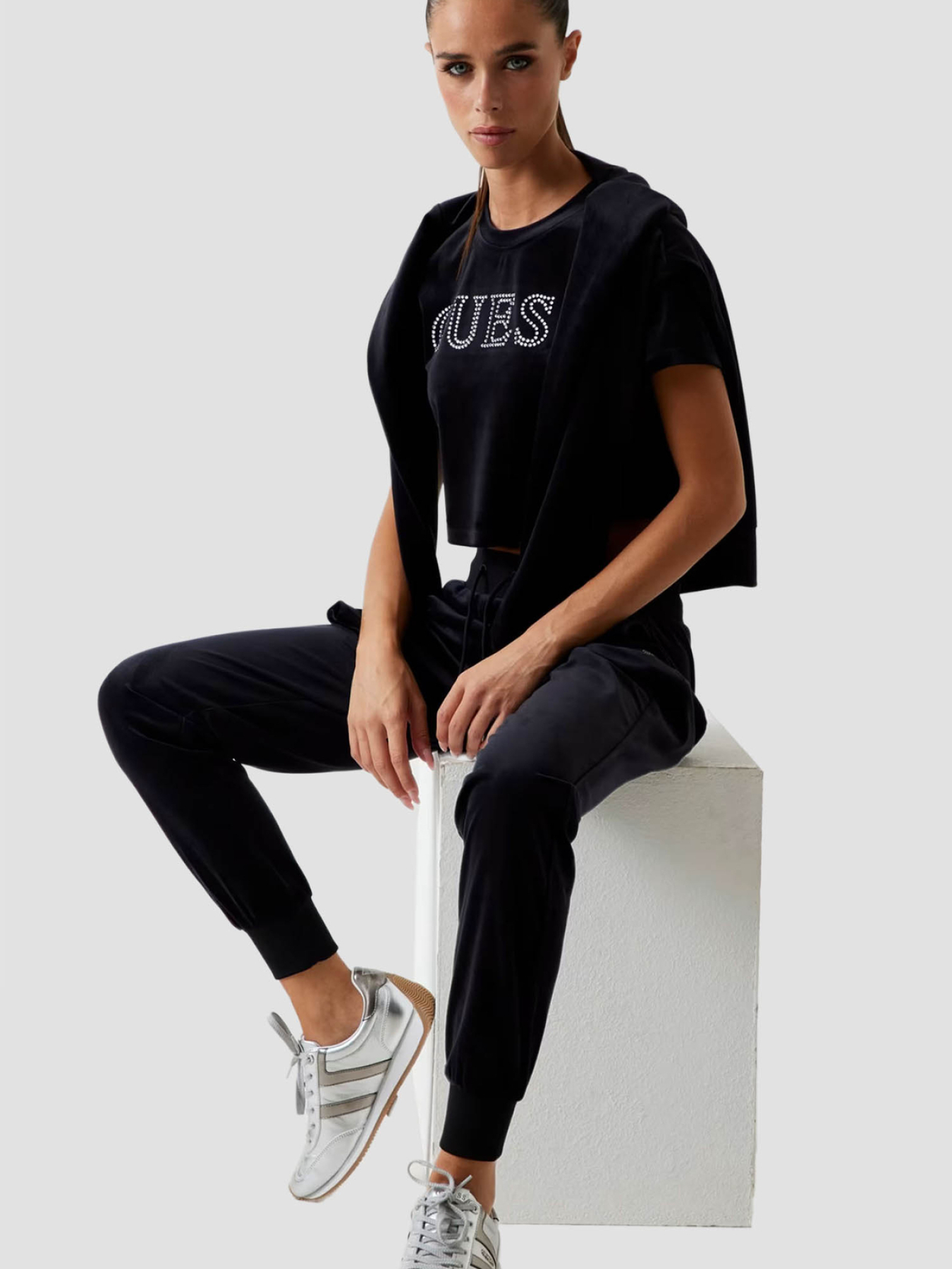 Топ GUESS модель V3BI01.K0232;JBLK Фото