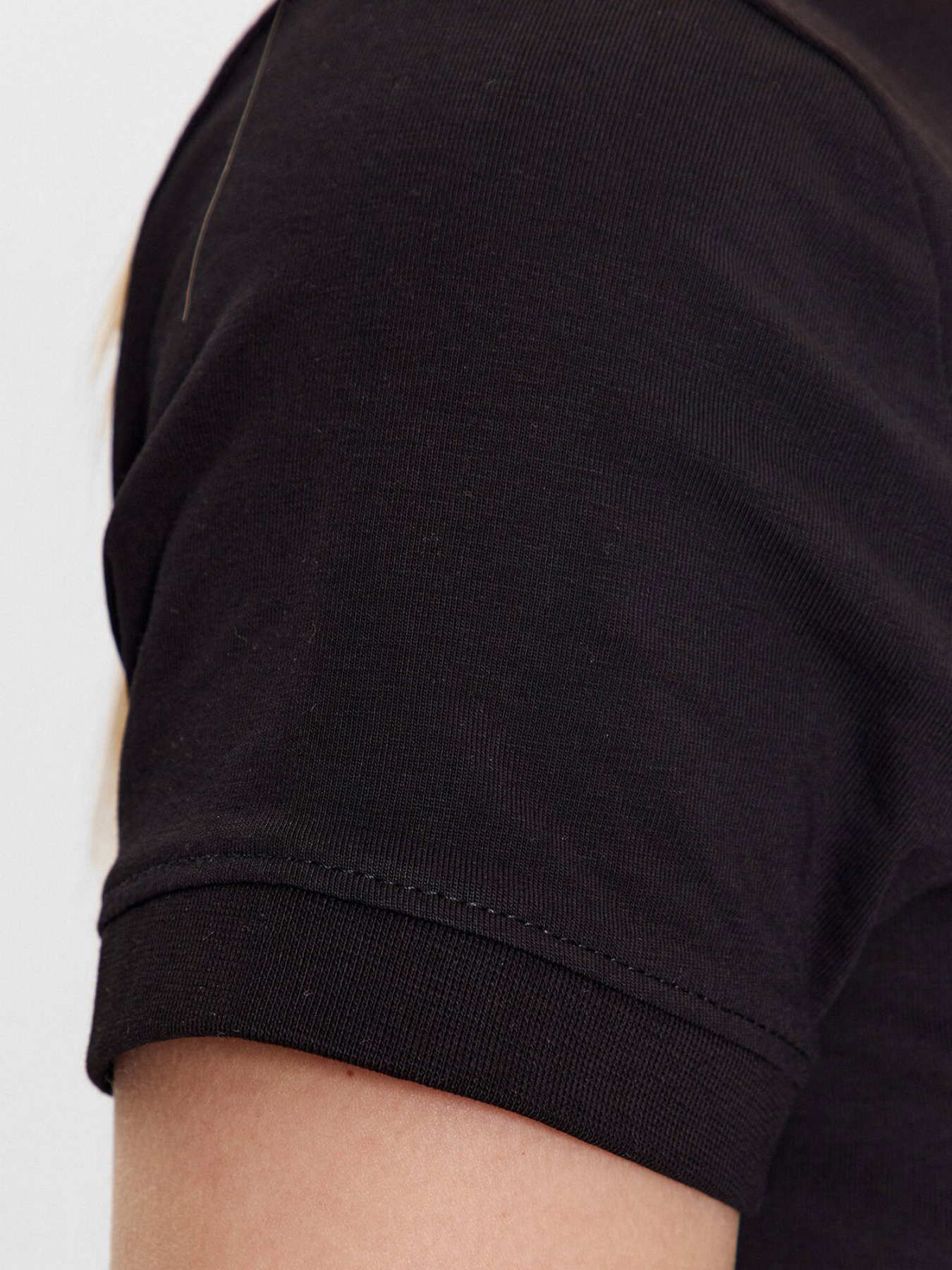 Футболка GUESS модель W2YI44.J1314;JBLK Фото