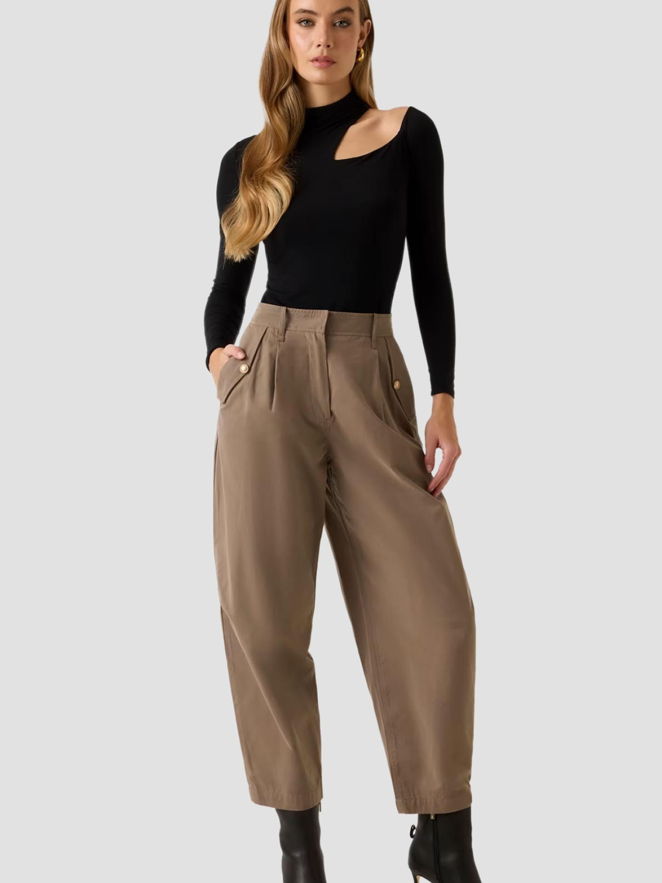 Женские бежевые брюки модель W6RB08.WJ692;G1EC Фото
