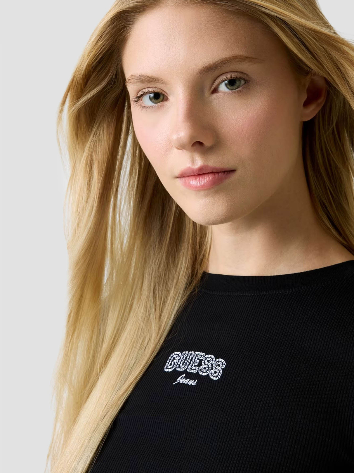 Жіноча чорна футболка модель W6RP21.KA0H1;JBLK Фото