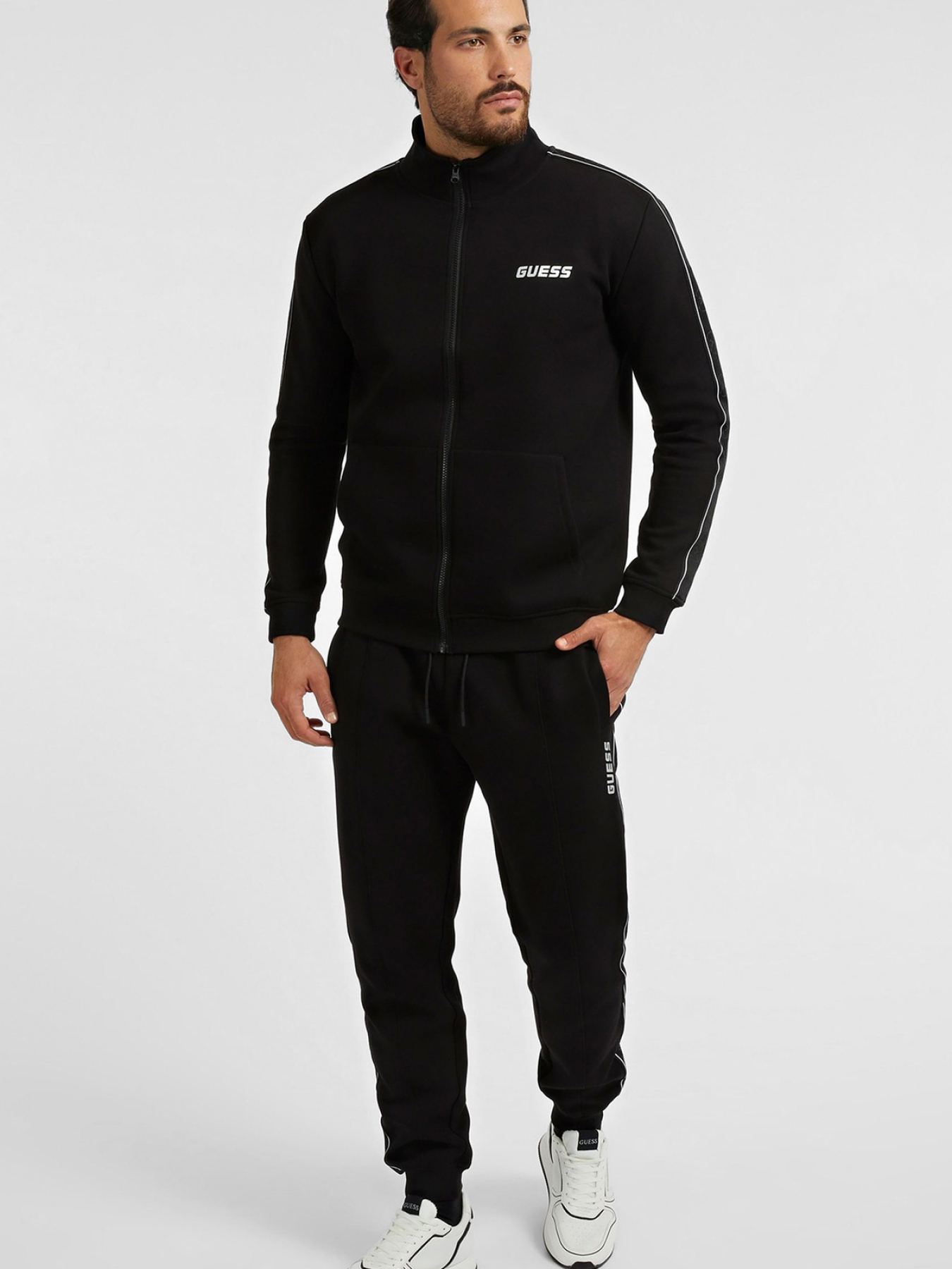 Штаны спортивные GUESS модель Z2YB09.KB3P2;JBLK Штаны спортивные GUESS модель Z2YB09.KB3P2;JBLK Фото