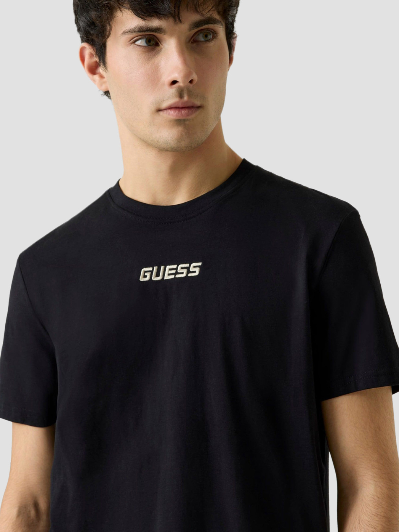 Футболка GUESS модель Z6RI00.I3Z14;JBLK Футболка GUESS модель Z6RI00.I3Z14;JBLK Фото