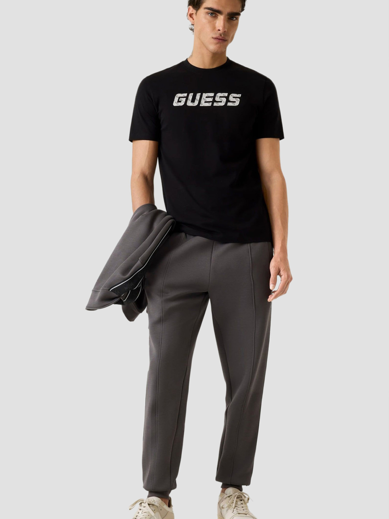 Футболка GUESS модель Z6RI15.I3Z14;JBLK Футболка GUESS модель Z6RI15.I3Z14;JBLK Фото