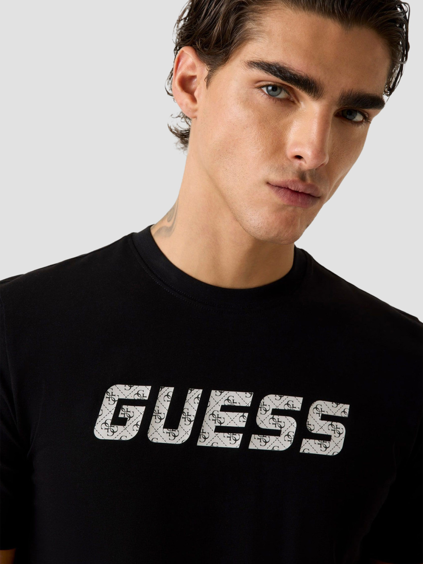 Футболка GUESS модель Z6RI15.I3Z14;JBLK Футболка GUESS модель Z6RI15.I3Z14;JBLK Фото