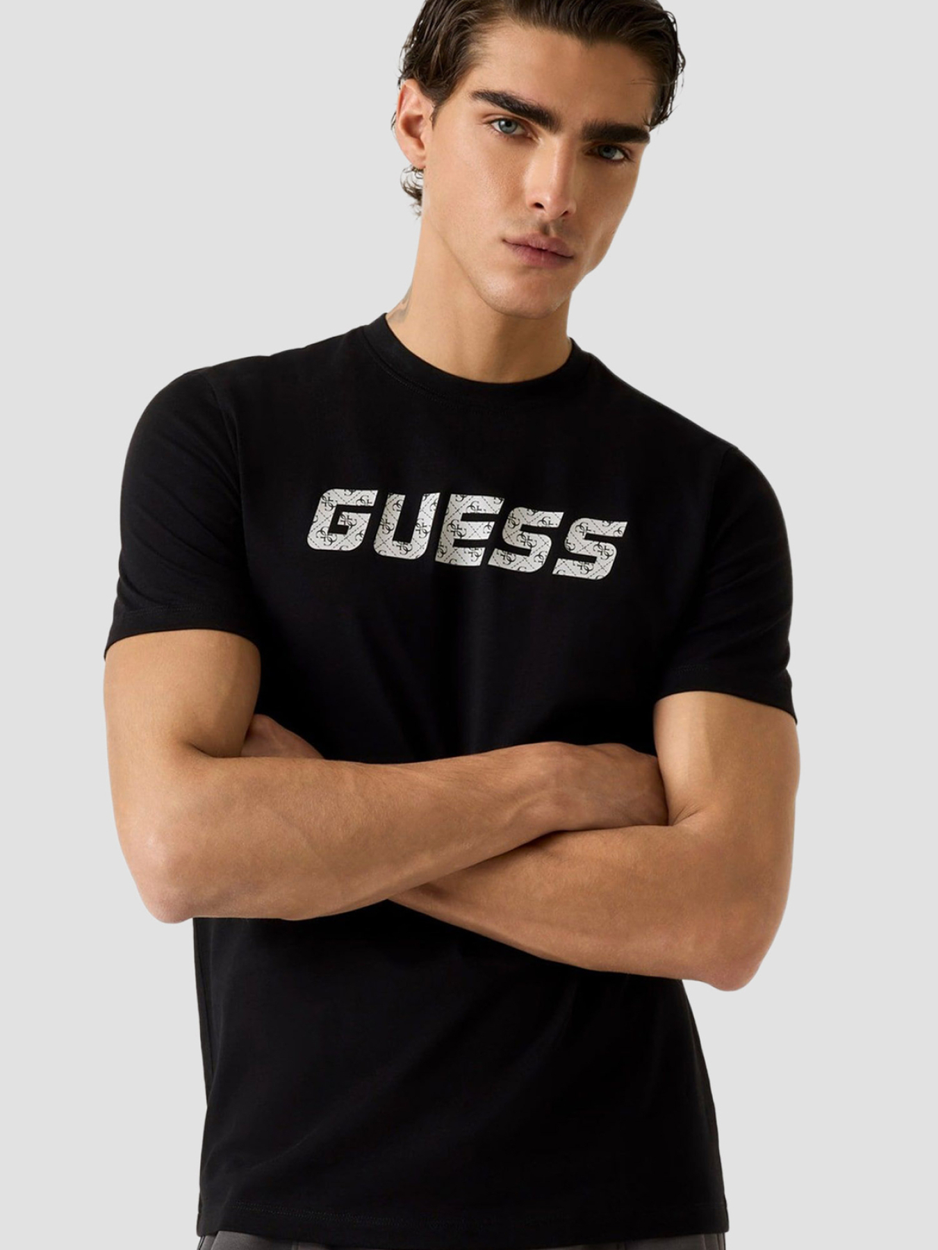 Футболка GUESS модель Z6RI15.I3Z14;JBLK Футболка GUESS модель Z6RI15.I3Z14;JBLK Фото