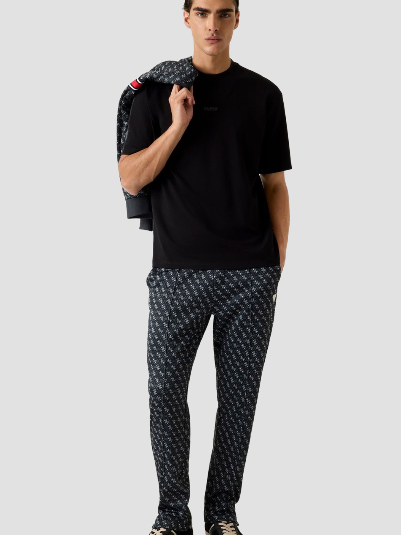 Футболка GUESS модель Z6RI16.I3Z14;JBLK Футболка GUESS модель Z6RI16.I3Z14;JBLK Фото