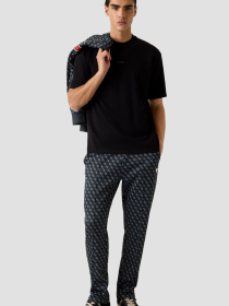 Футболка GUESS модель Z6RI16.I3Z14;JBLK Футболка GUESS модель Z6RI16.I3Z14;JBLK Фото