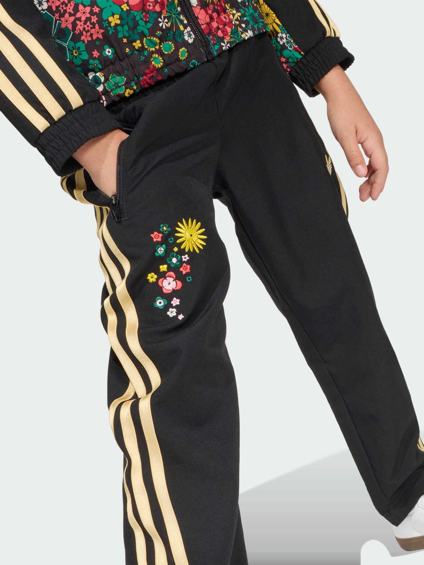 Спортивний костюм Adidas Graphics модель KD5937 Фото