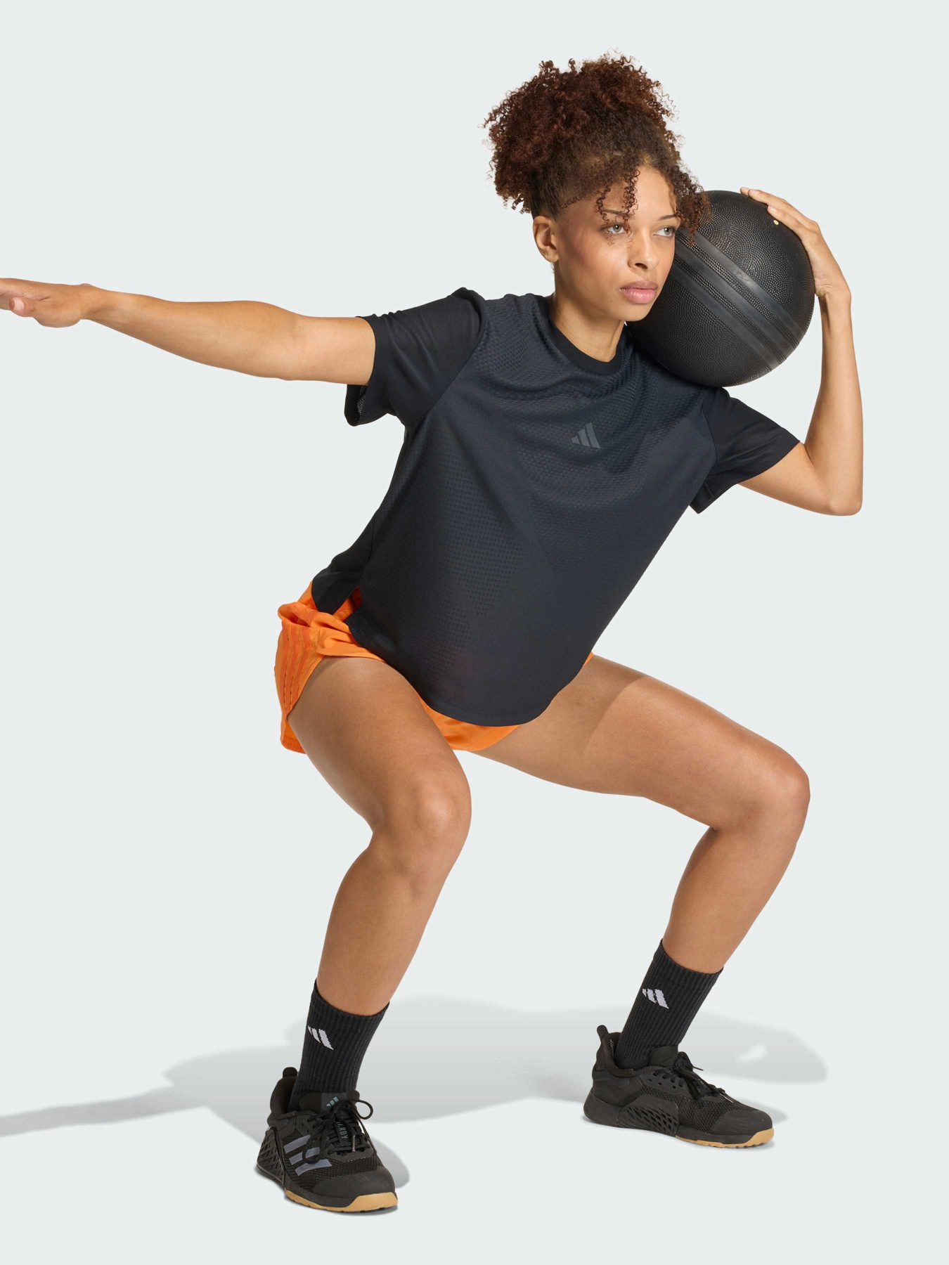 Спортивні шорти Adidas модель JZ2228 Фото