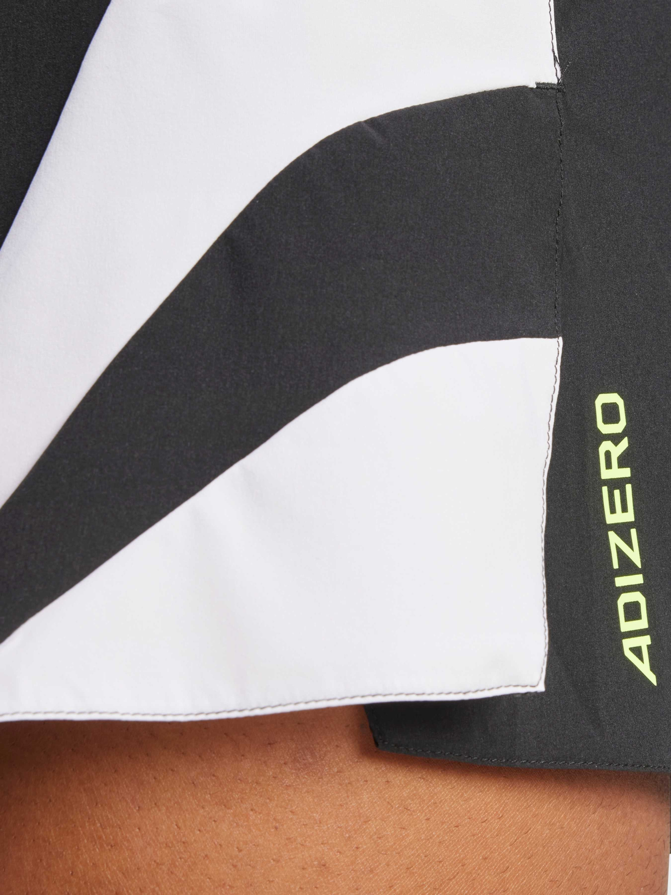 Спортивні шорти Adidas модель JP1490 Фото