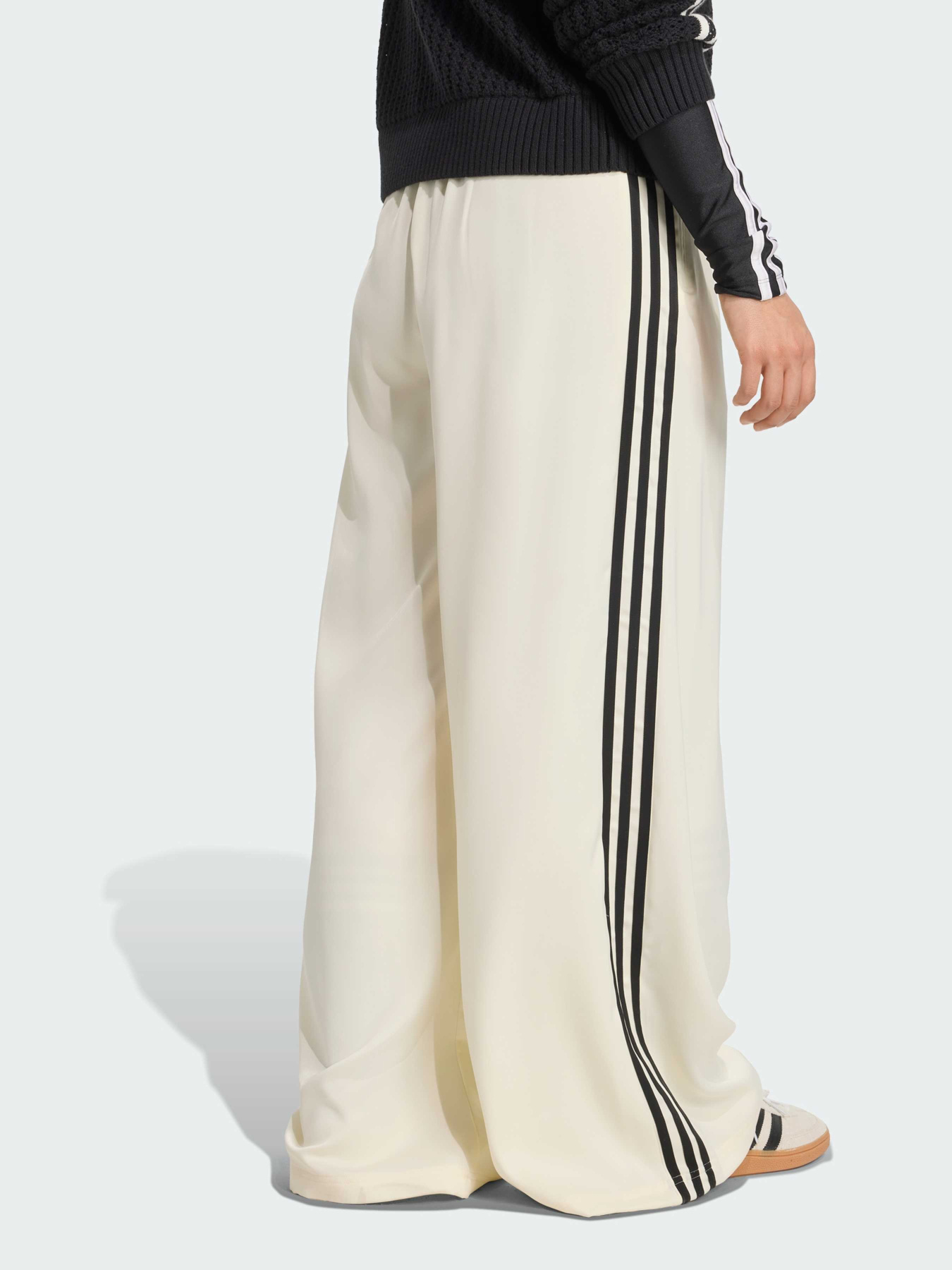 Брюки Adidas Adicolor модель KD2542 Фото