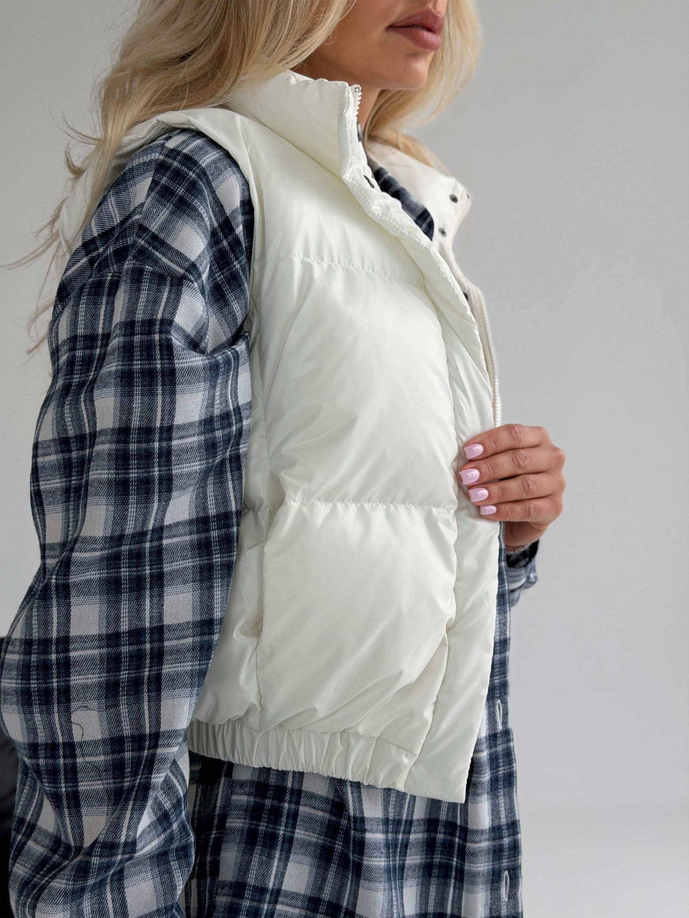 Укорочений Жилет Скай молочний модель Skay_milk Фото