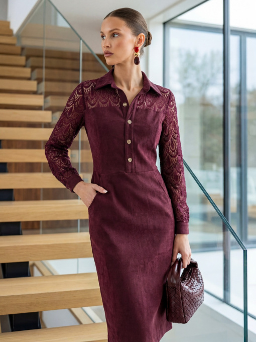 Замшевое платье с кокеткой и рукавами из гипюра бордовое модель 76777 Фото