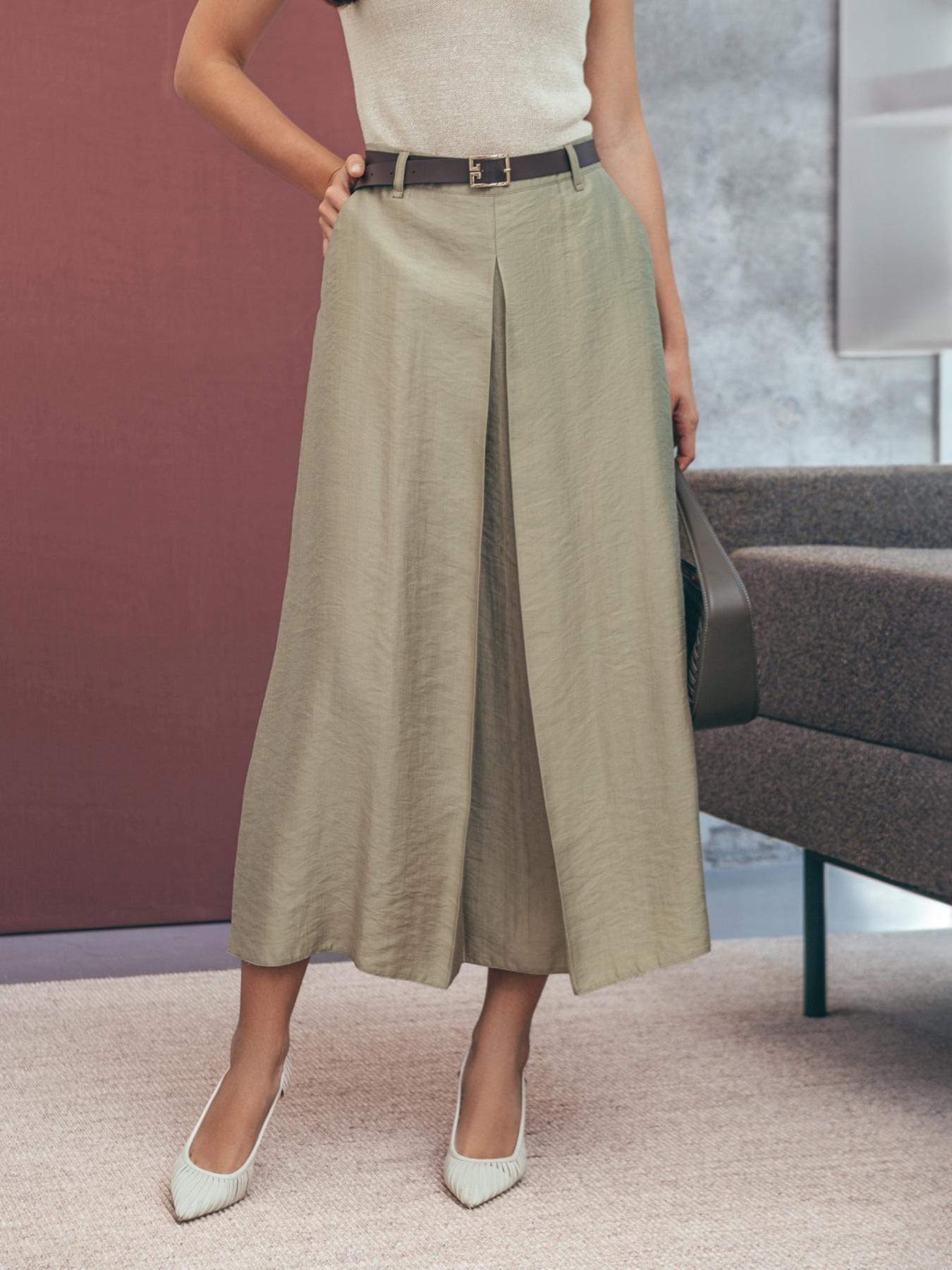 Юбка миди цвета хаки со складкой спереди модель 75893 Фото