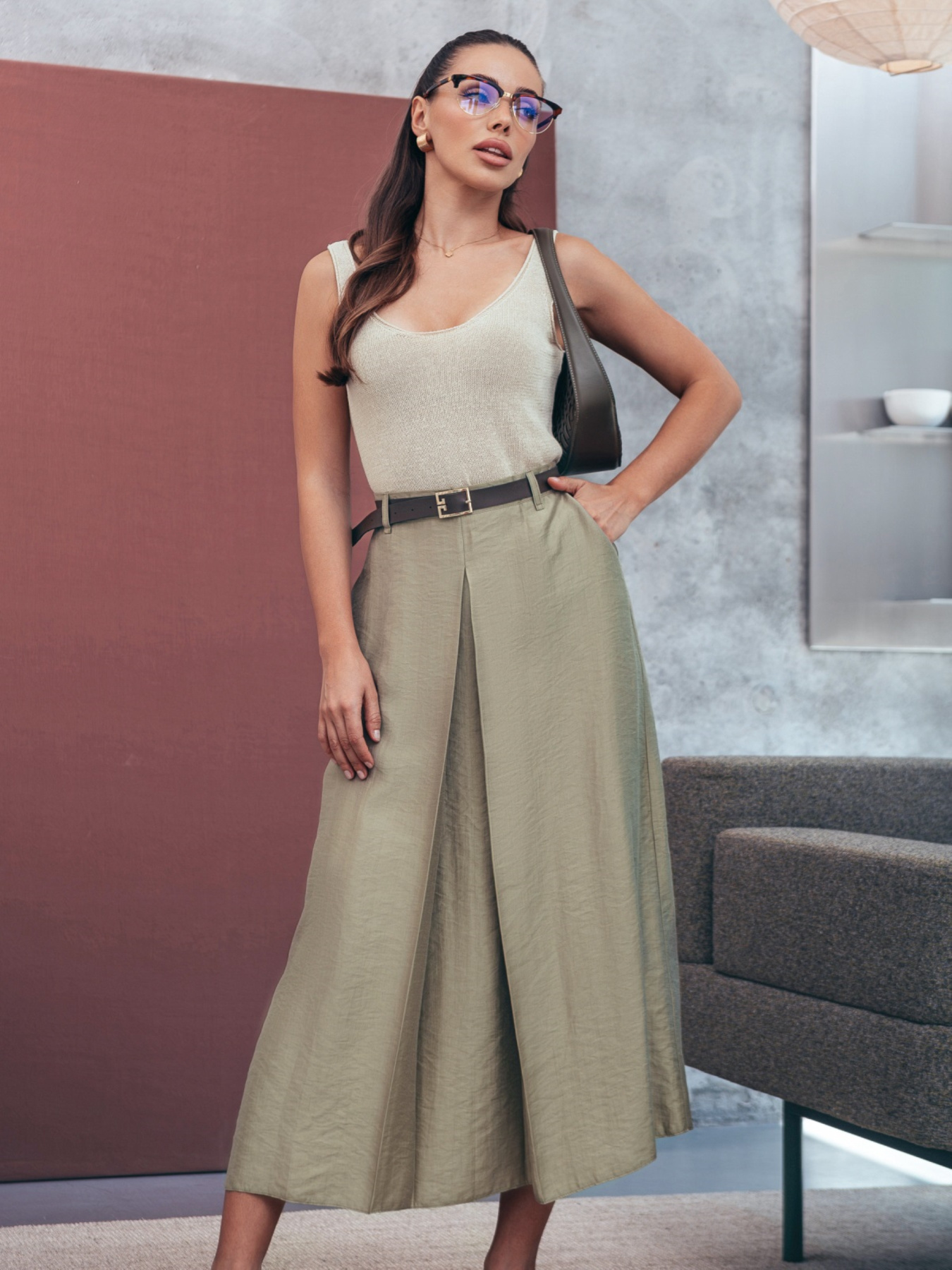 Юбка миди цвета хаки со складкой спереди модель 75893 Фото