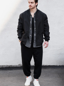 Джоггеры Without модель 8056168 Джоггеры Without модель 8056168 Фото